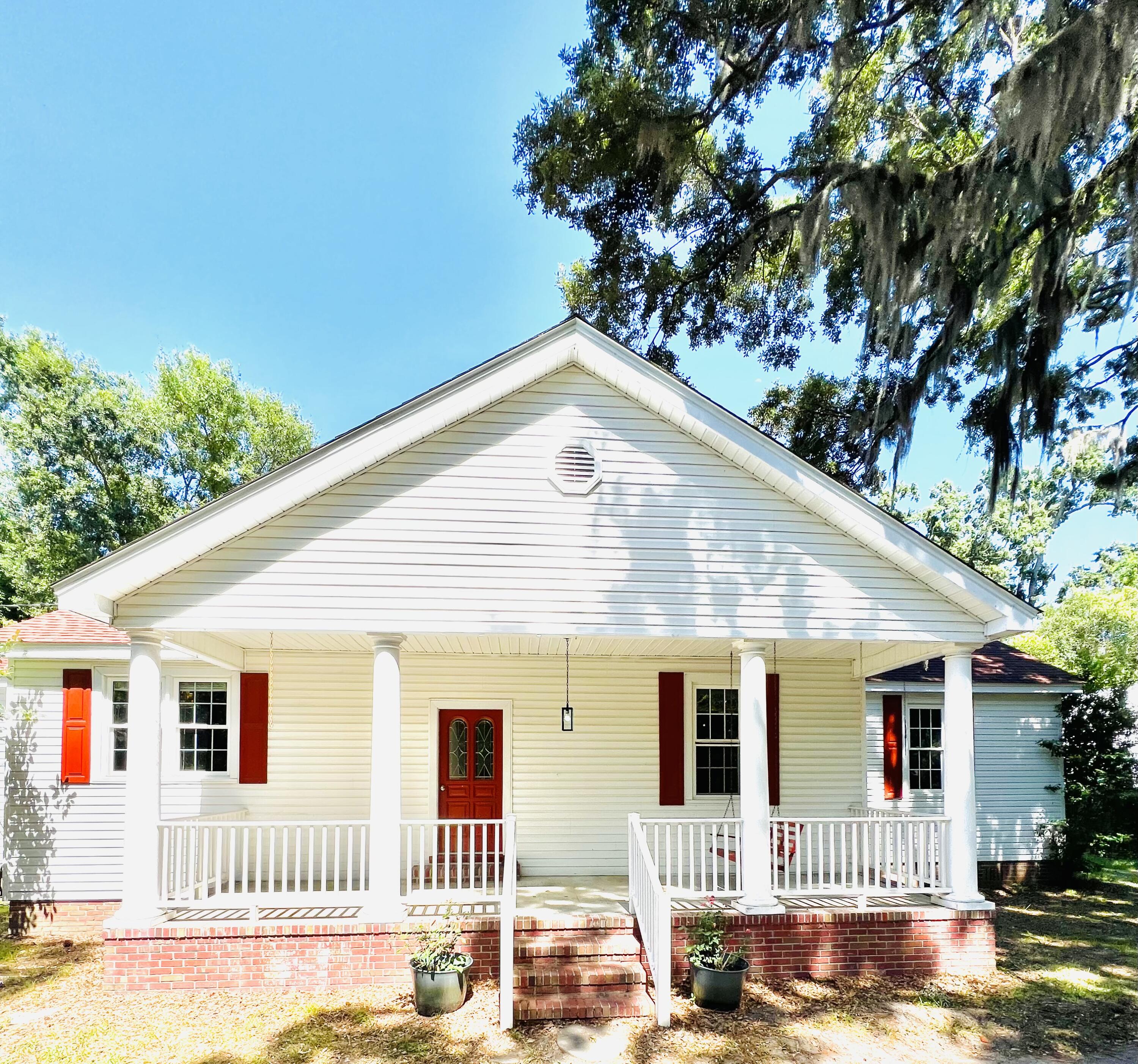 Photo 7 of 19 of 1860 Pinopolis Road house