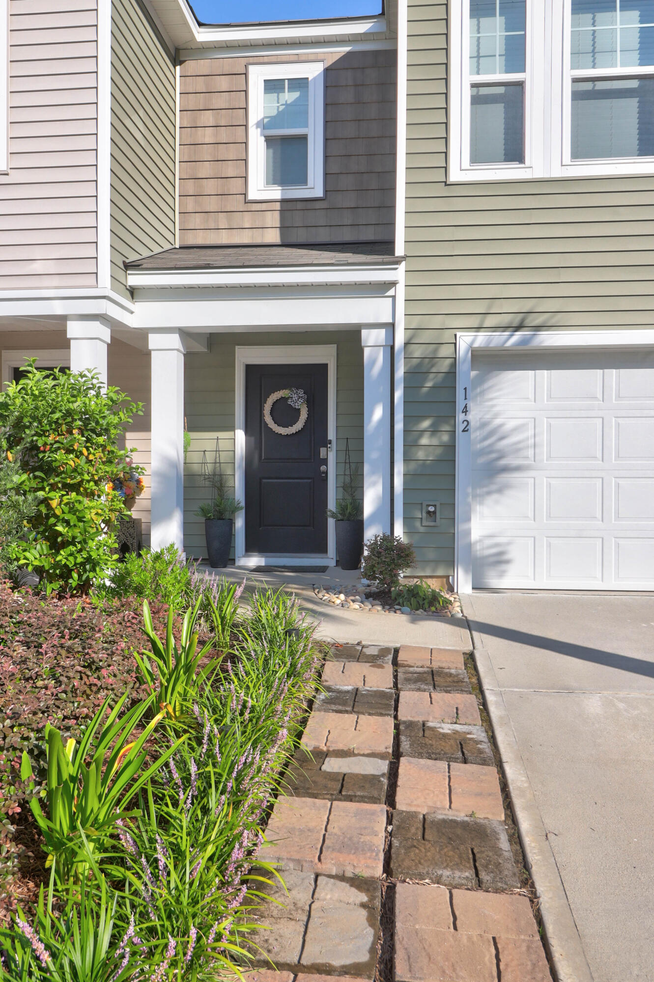 Photo 7 of 38 of 142 Rosefield Court townhome