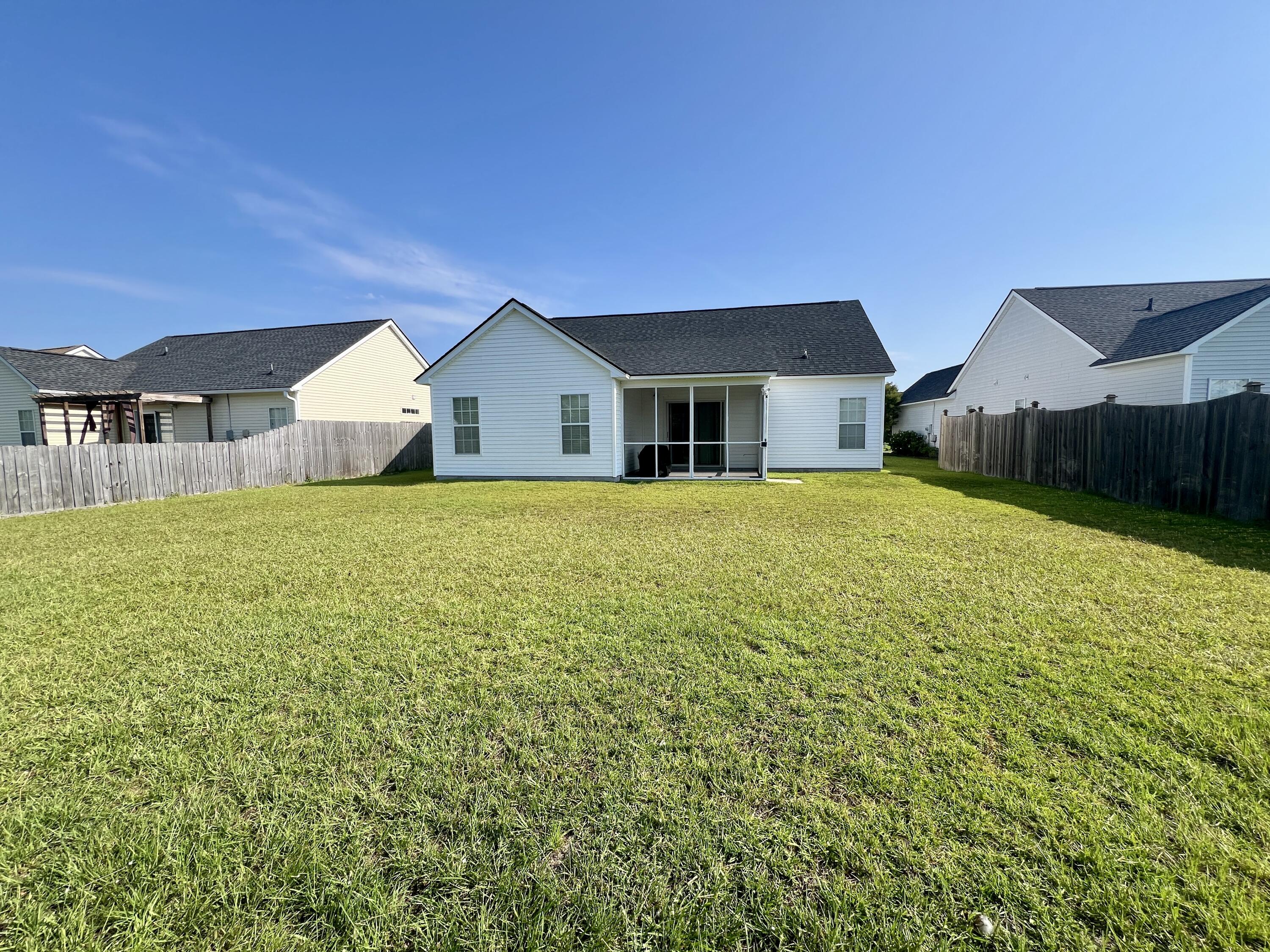 Photo 5 of 6 of 111 Delafield Drive house