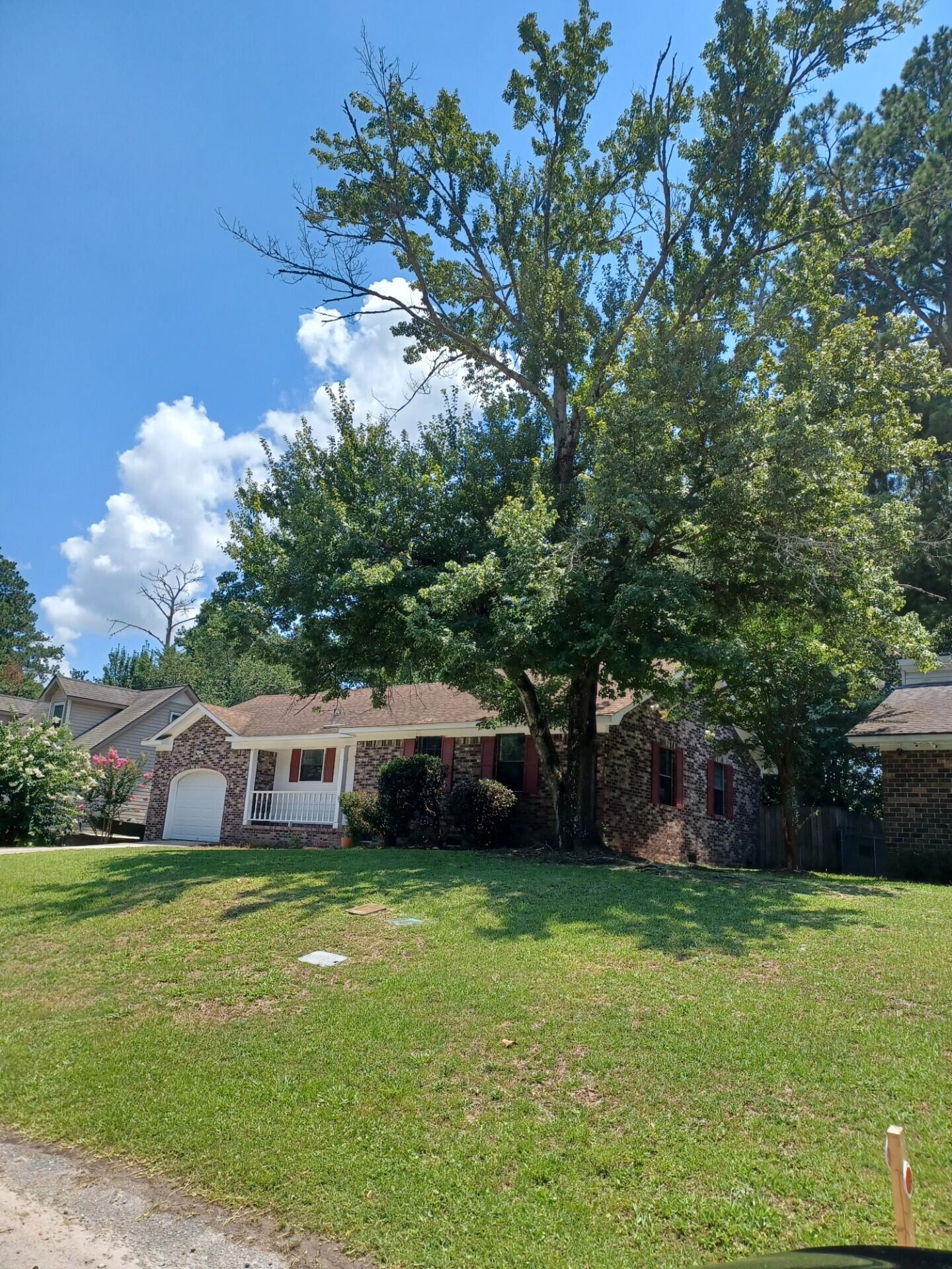 Photo 2 of 3 of 207 Crestwood Drive house