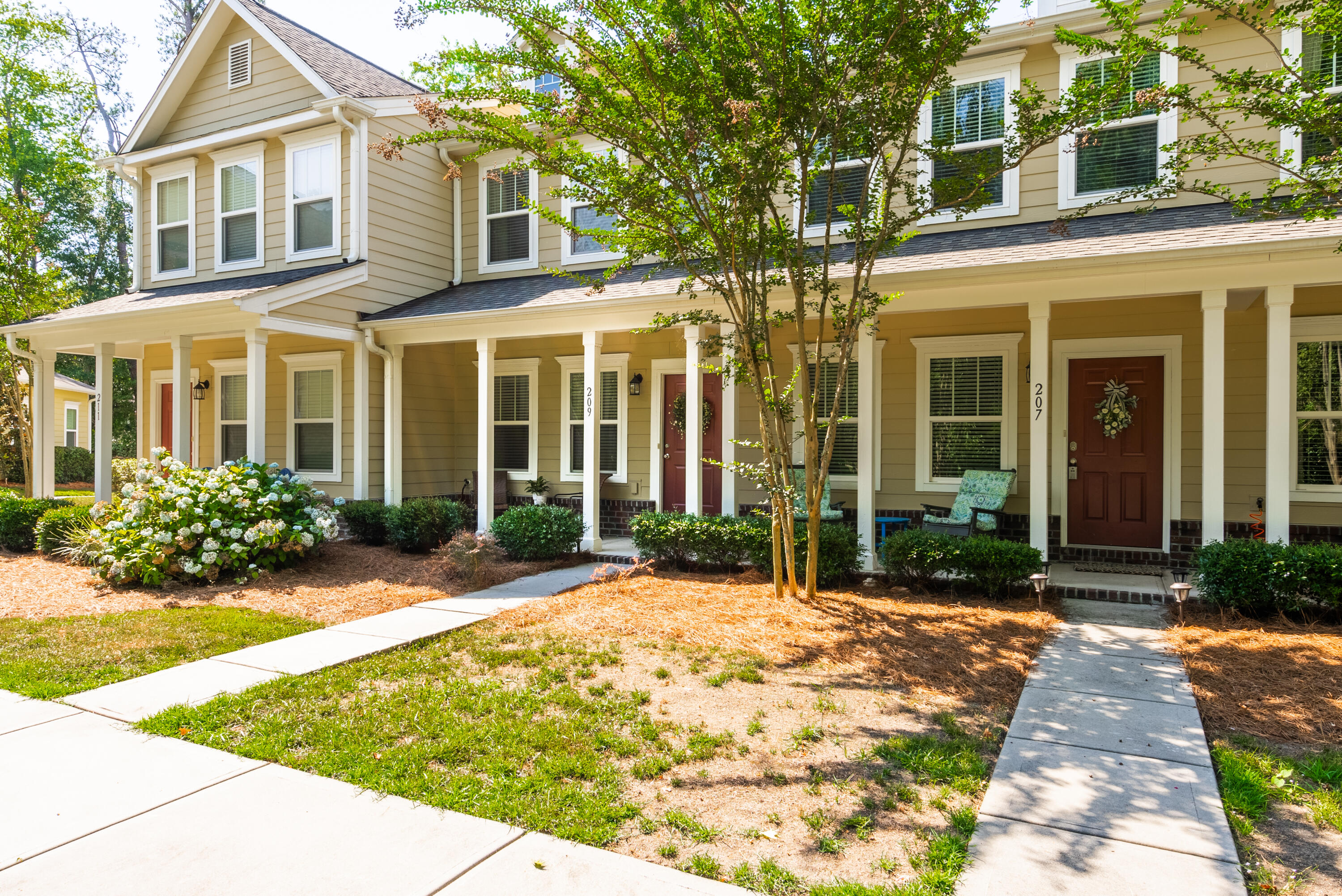 Photo 3 of 22 of 209 Bennett Lane townhome