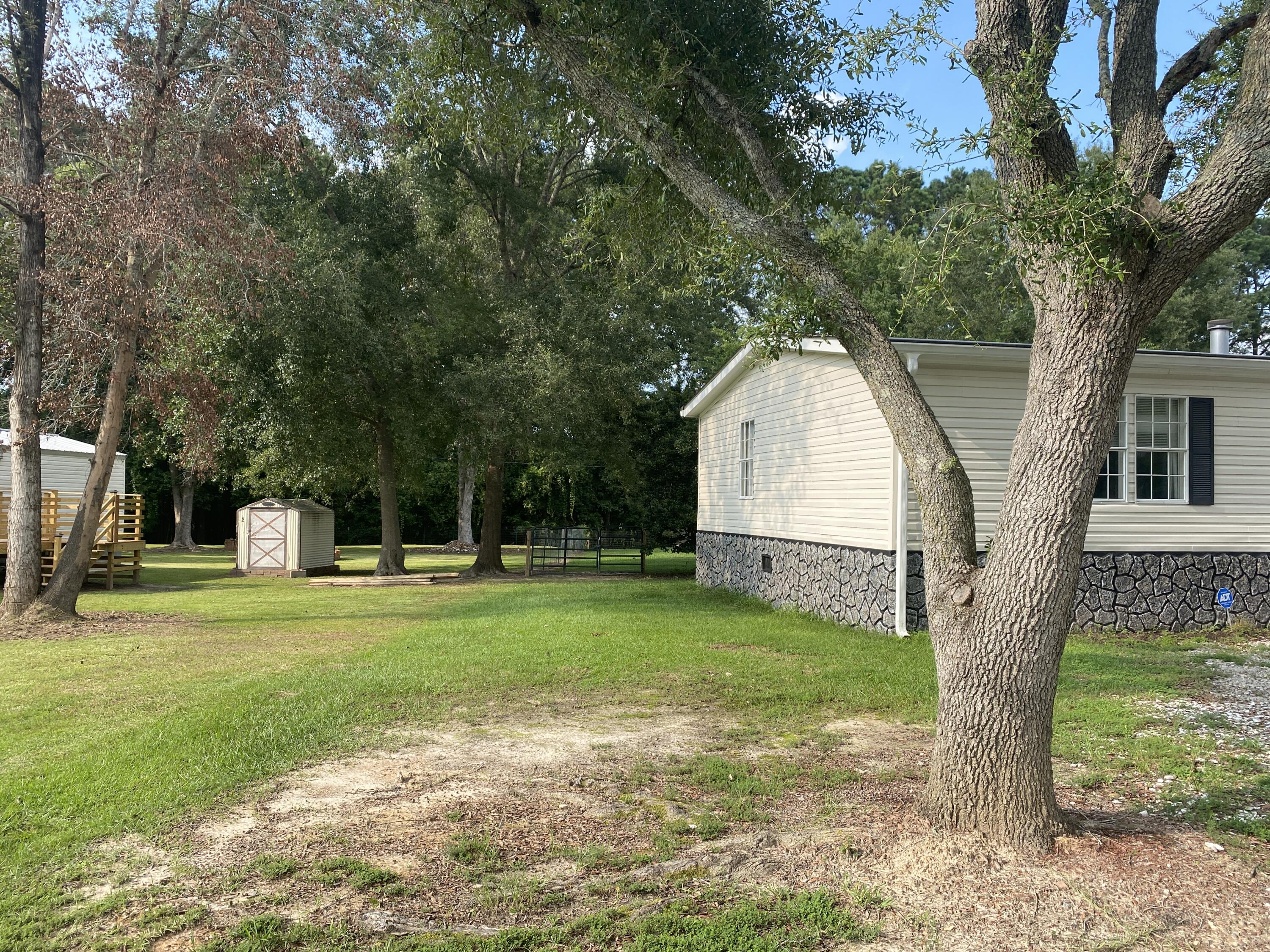 Photo 21 of 23 of 112 Jennings Drive mobile home