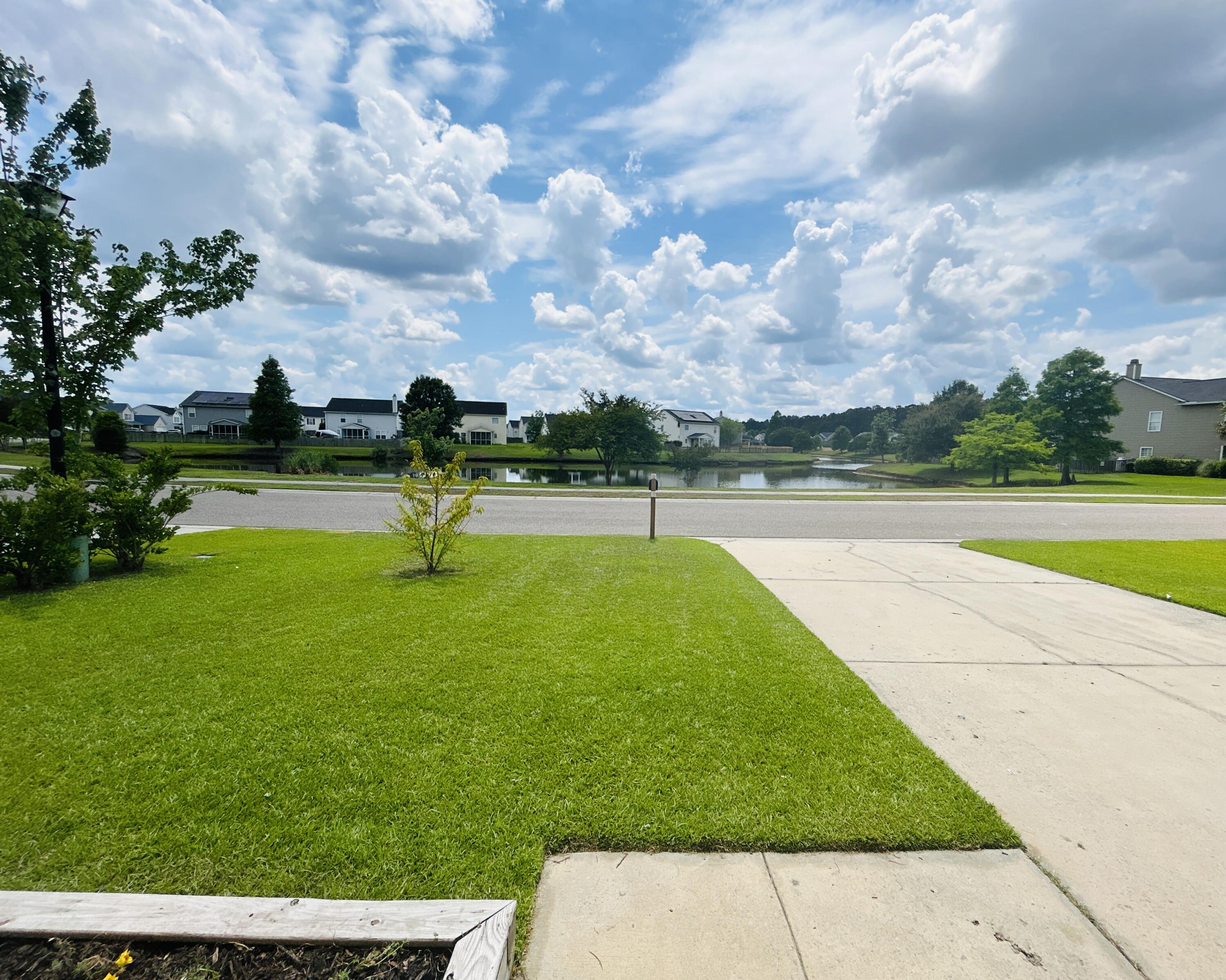 Photo 3 of 41 of 330 Southport Drive house