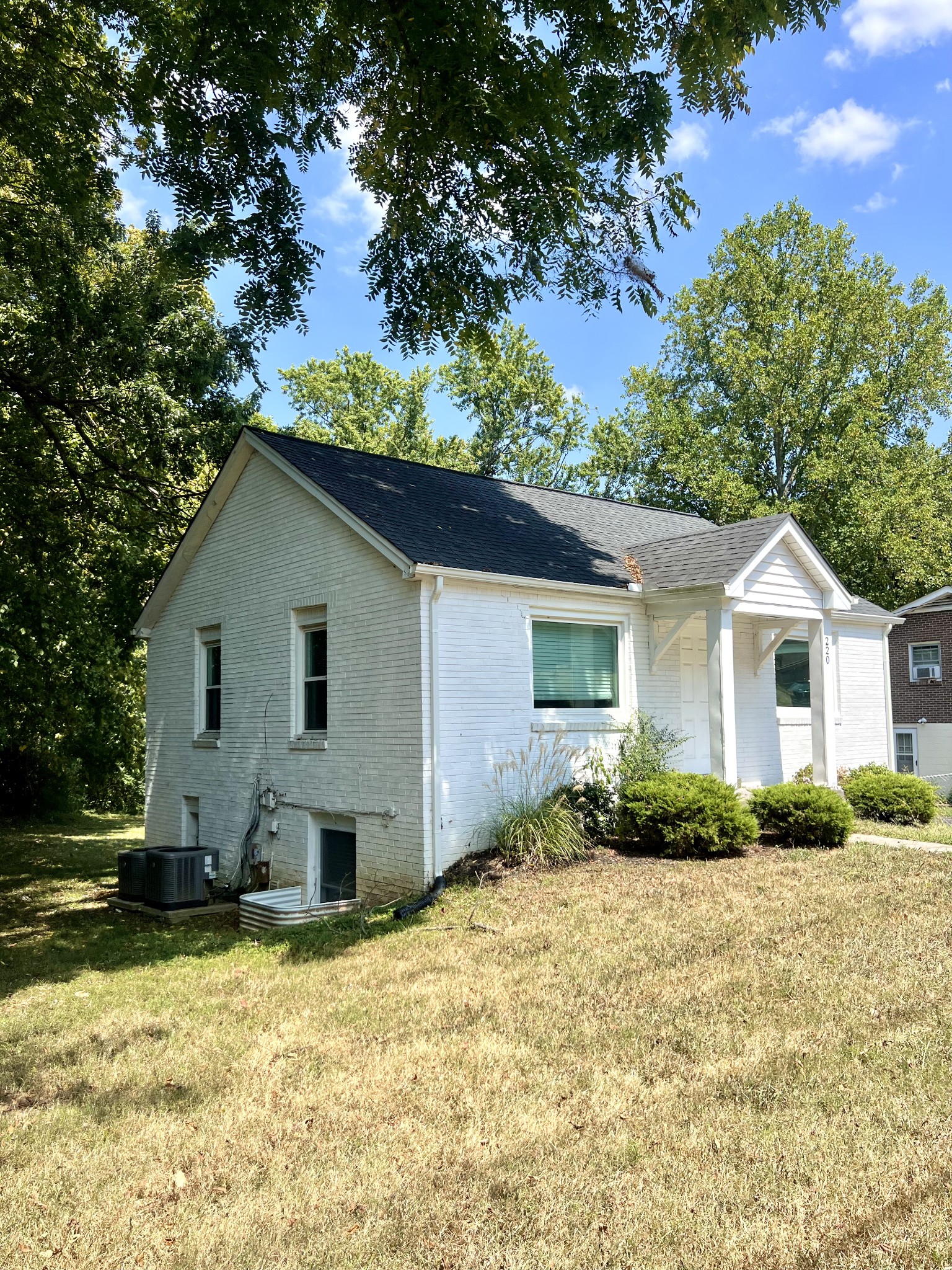 Photo 2 of 9 of 220 Old Tusculum Rd house