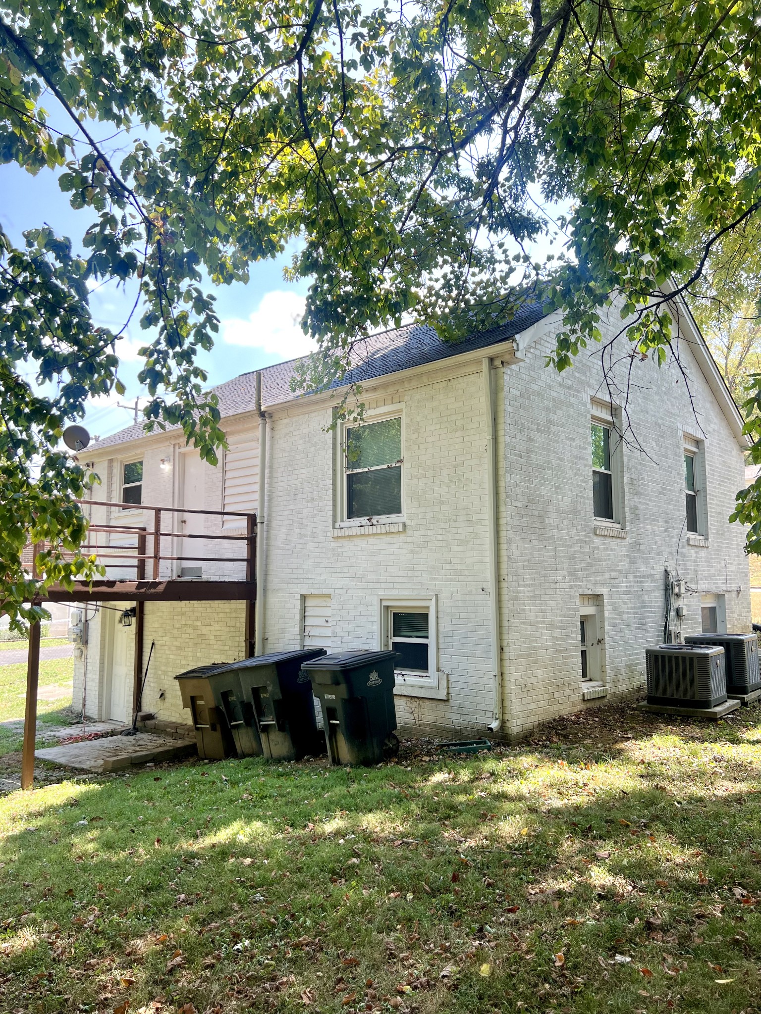 Photo 4 of 9 of 220 Old Tusculum Rd house