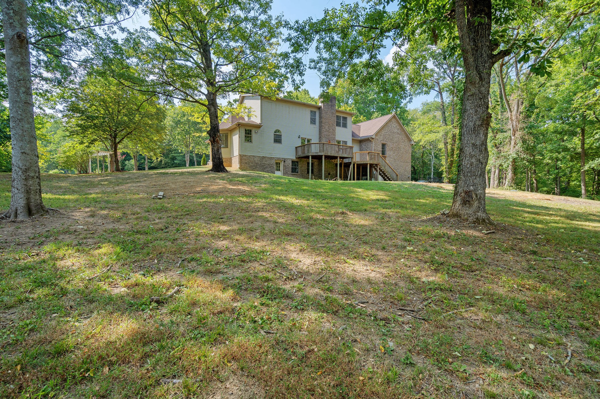 Photo 4 of 41 of 114 Gloryland Ln house