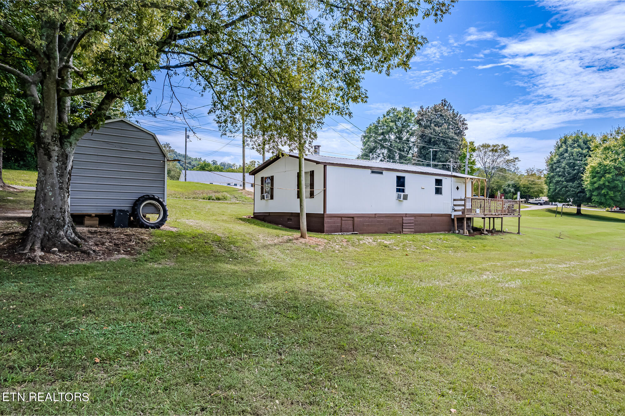 Photo 6 of 19 of 923 Apple St mobile home