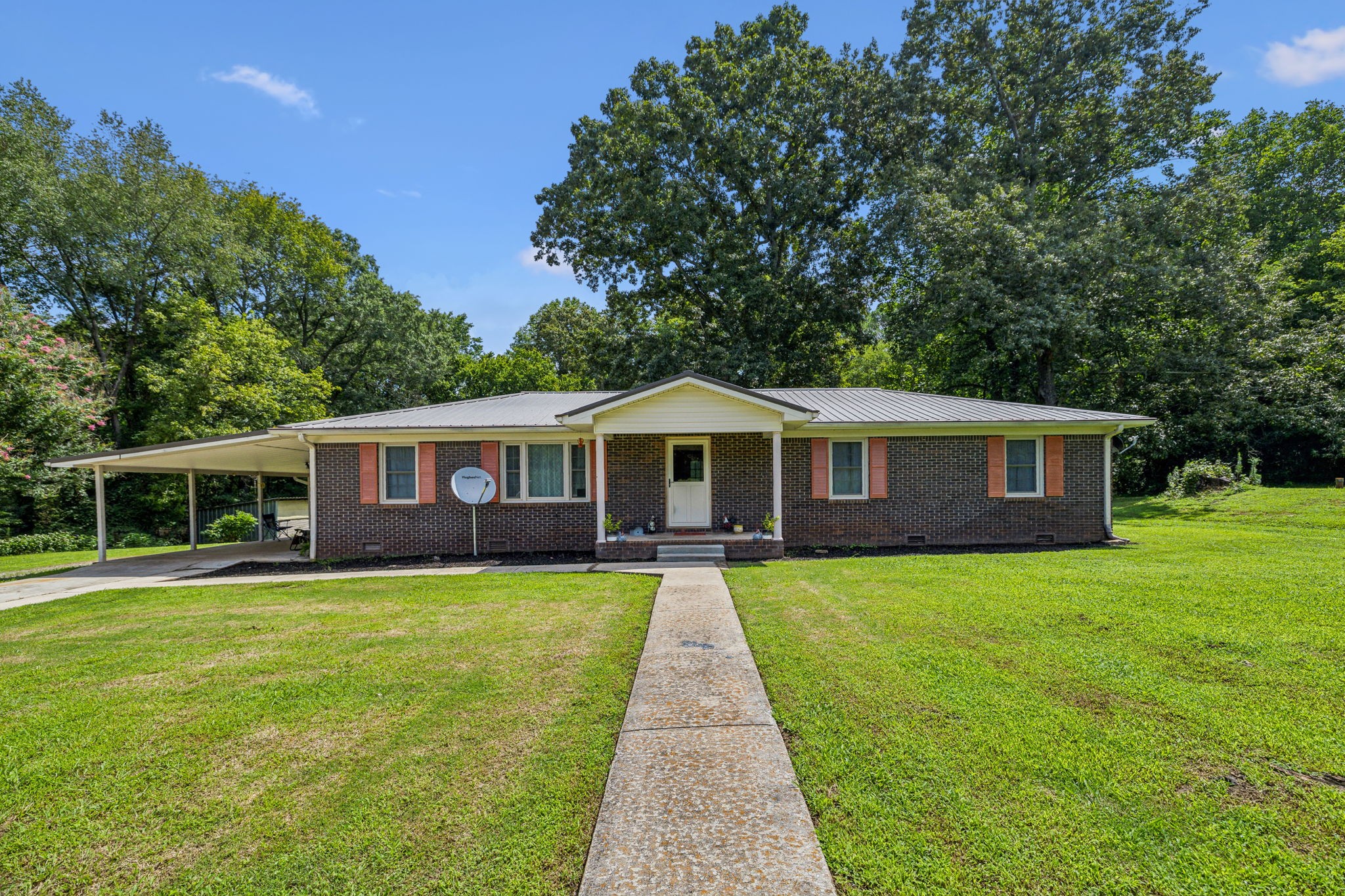 Photo 1 of 36 of 1052 Old Salem Lexie Rd house