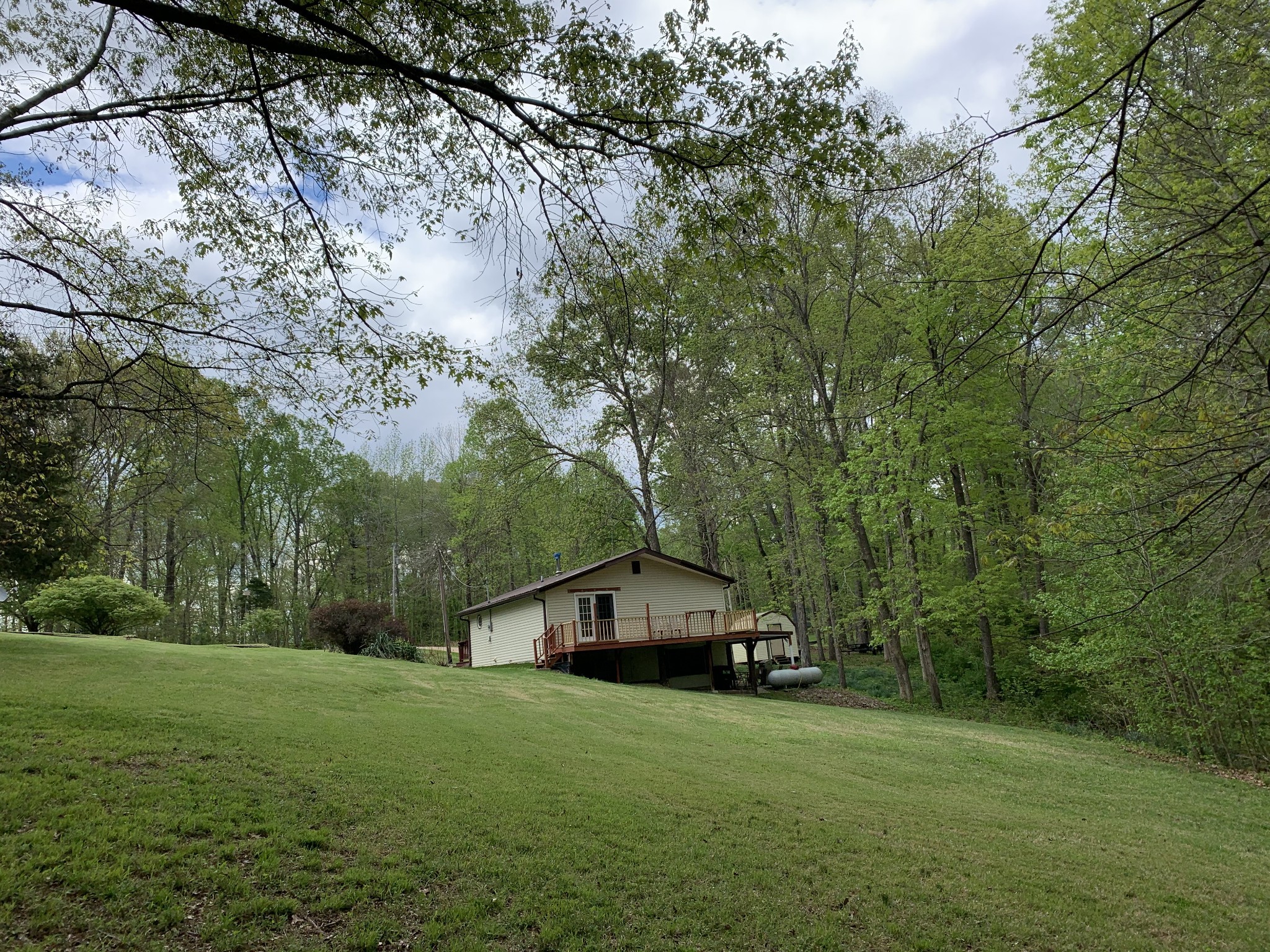 Photo 4 of 42 of 129 Lakeshore Cir house