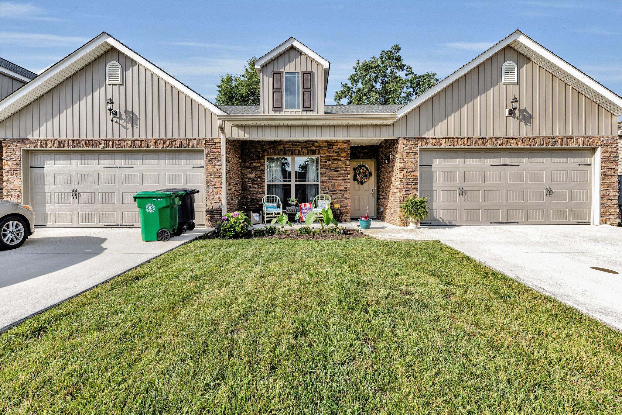 Photo 2 of 22 of 6818 Satya Way 6 townhome