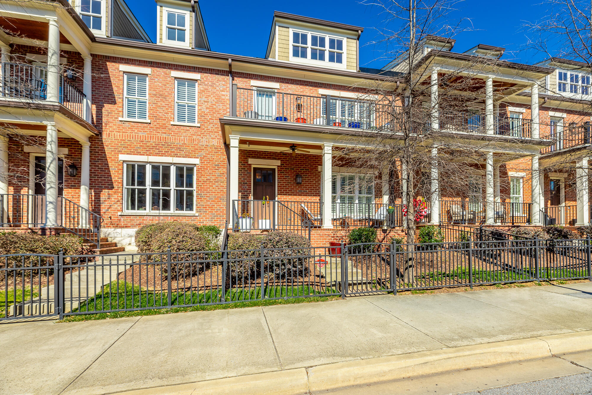 Photo 1 of 90 of 121 E 3rd St townhome