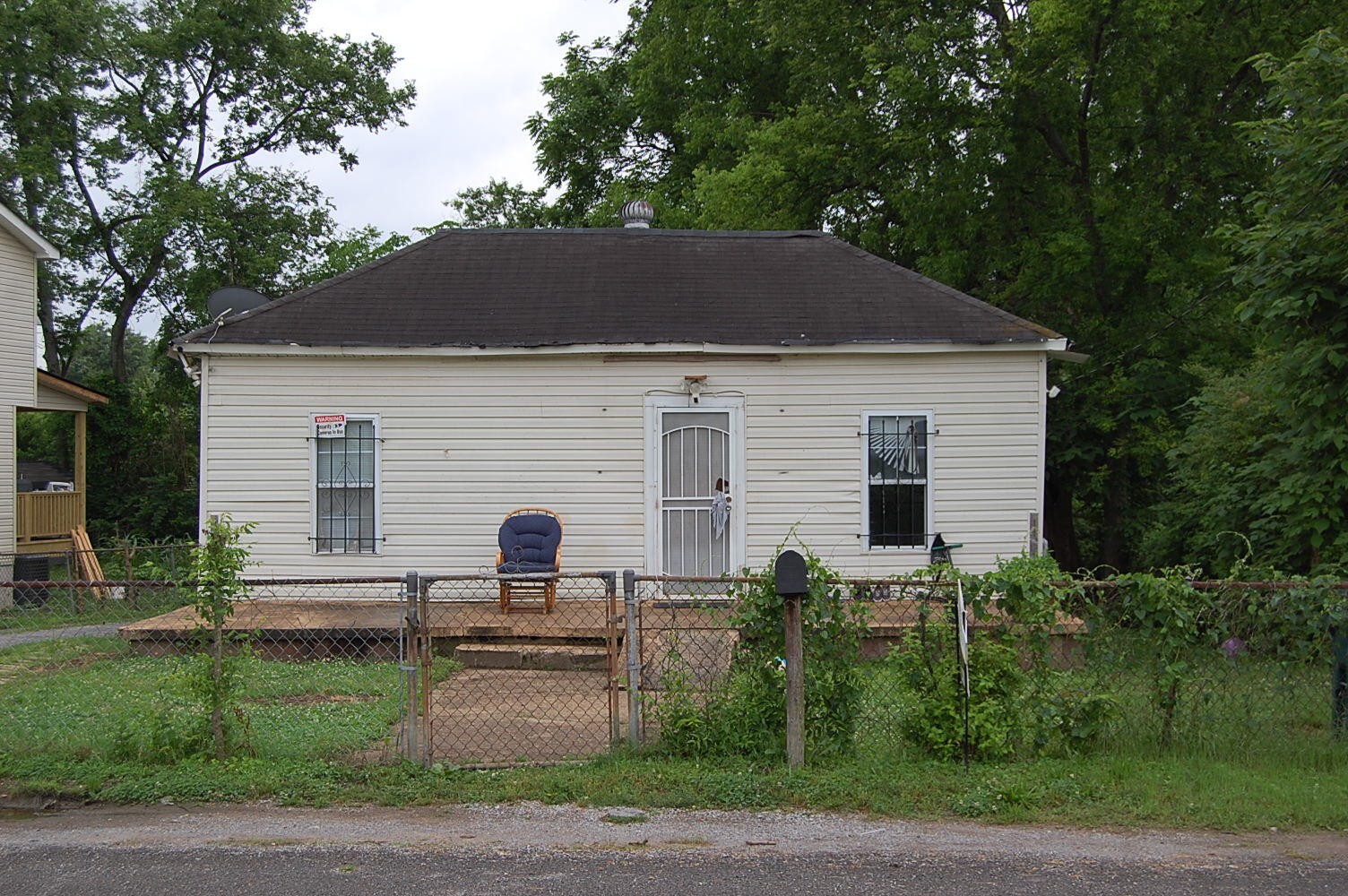 Photo 1 of 19 of 4617 English Ave house