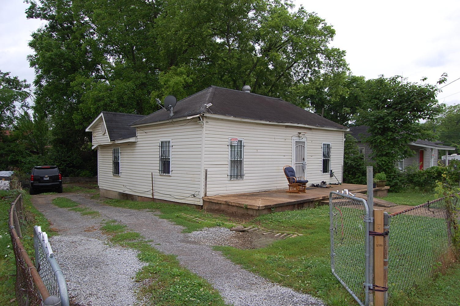 Photo 3 of 19 of 4617 English Ave house