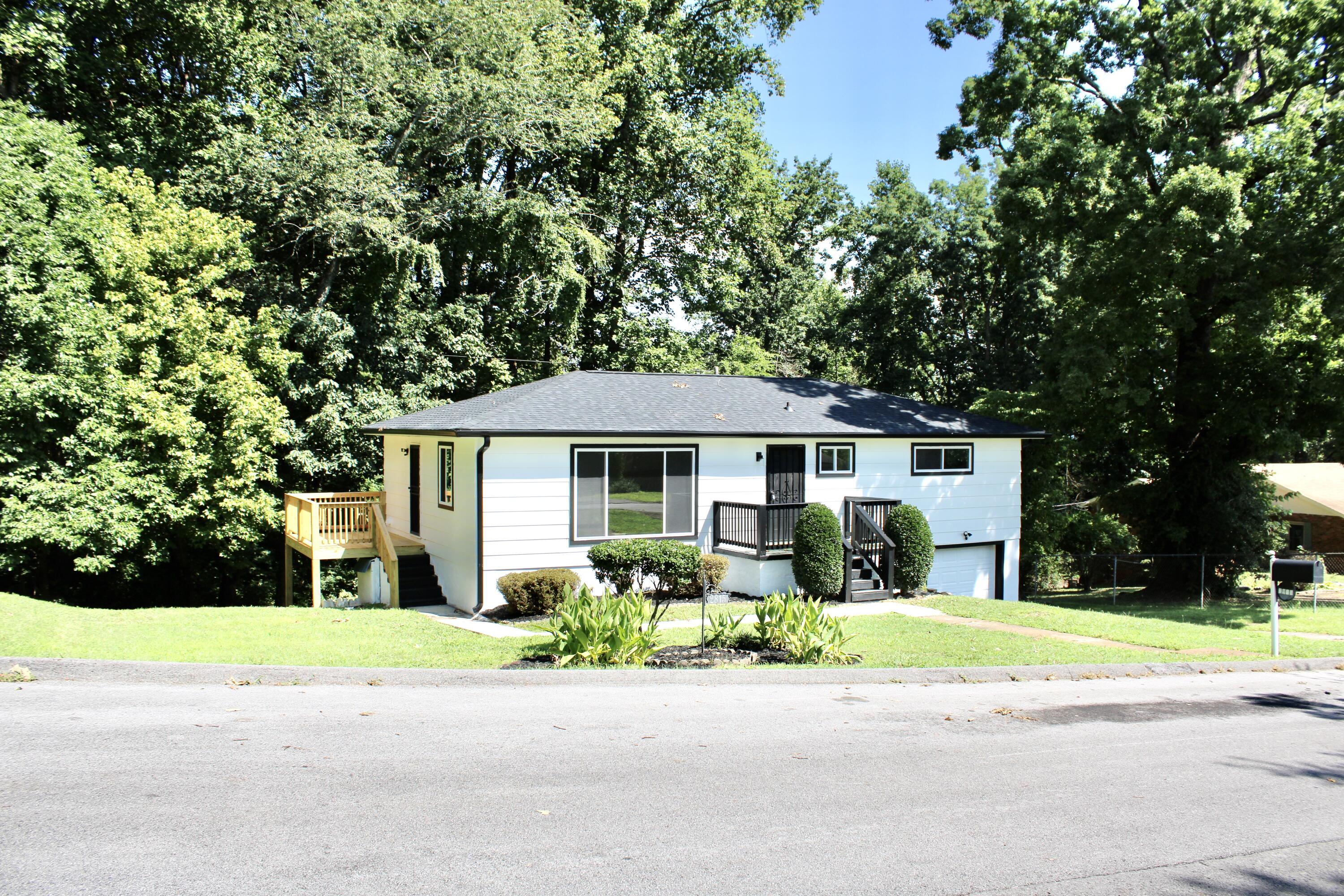 Photo 1 of 2 of 2815 Ridge Crest Dr house