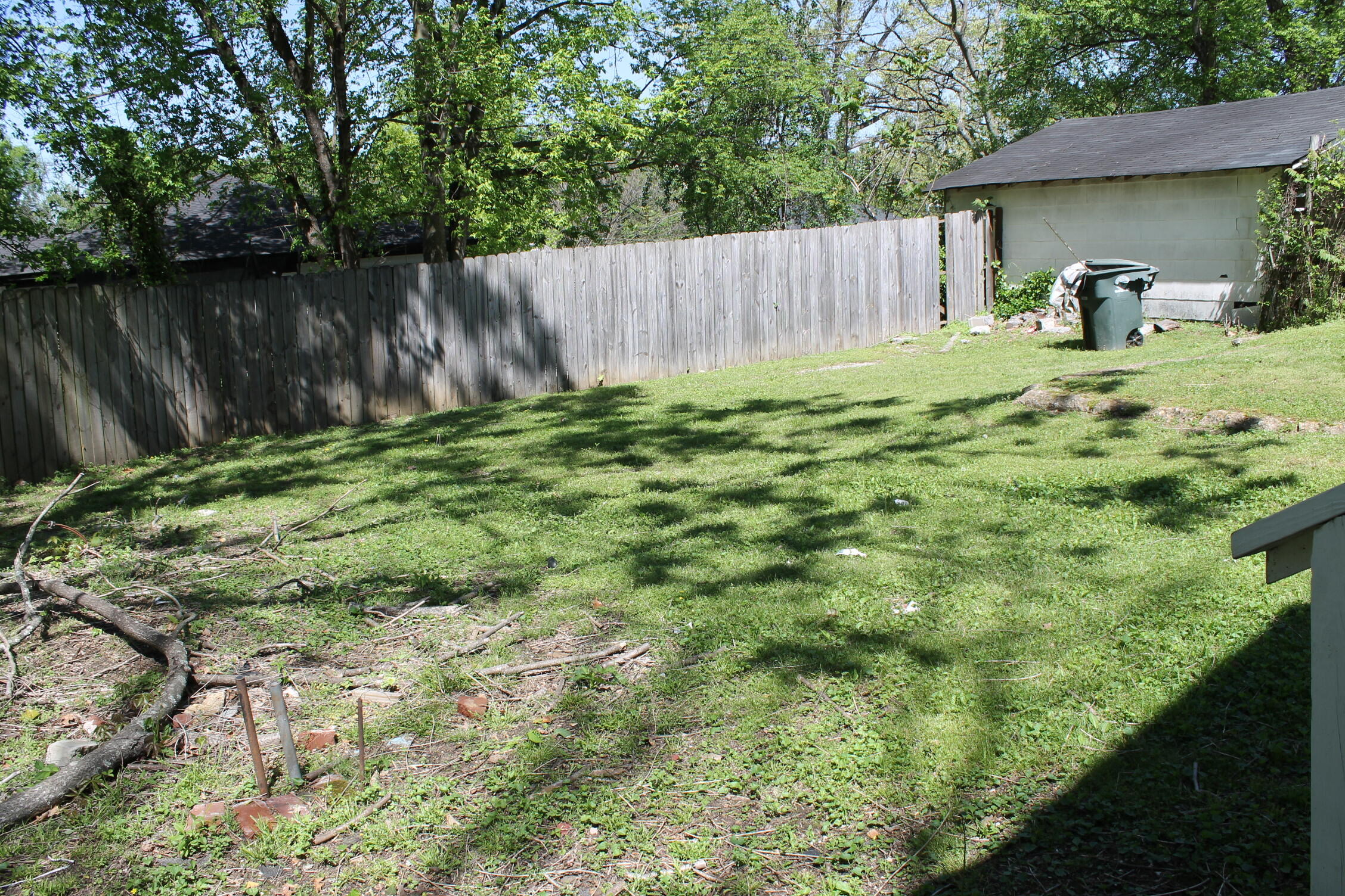 Photo 4 of 21 of 1503 N Chamberlain Ave house