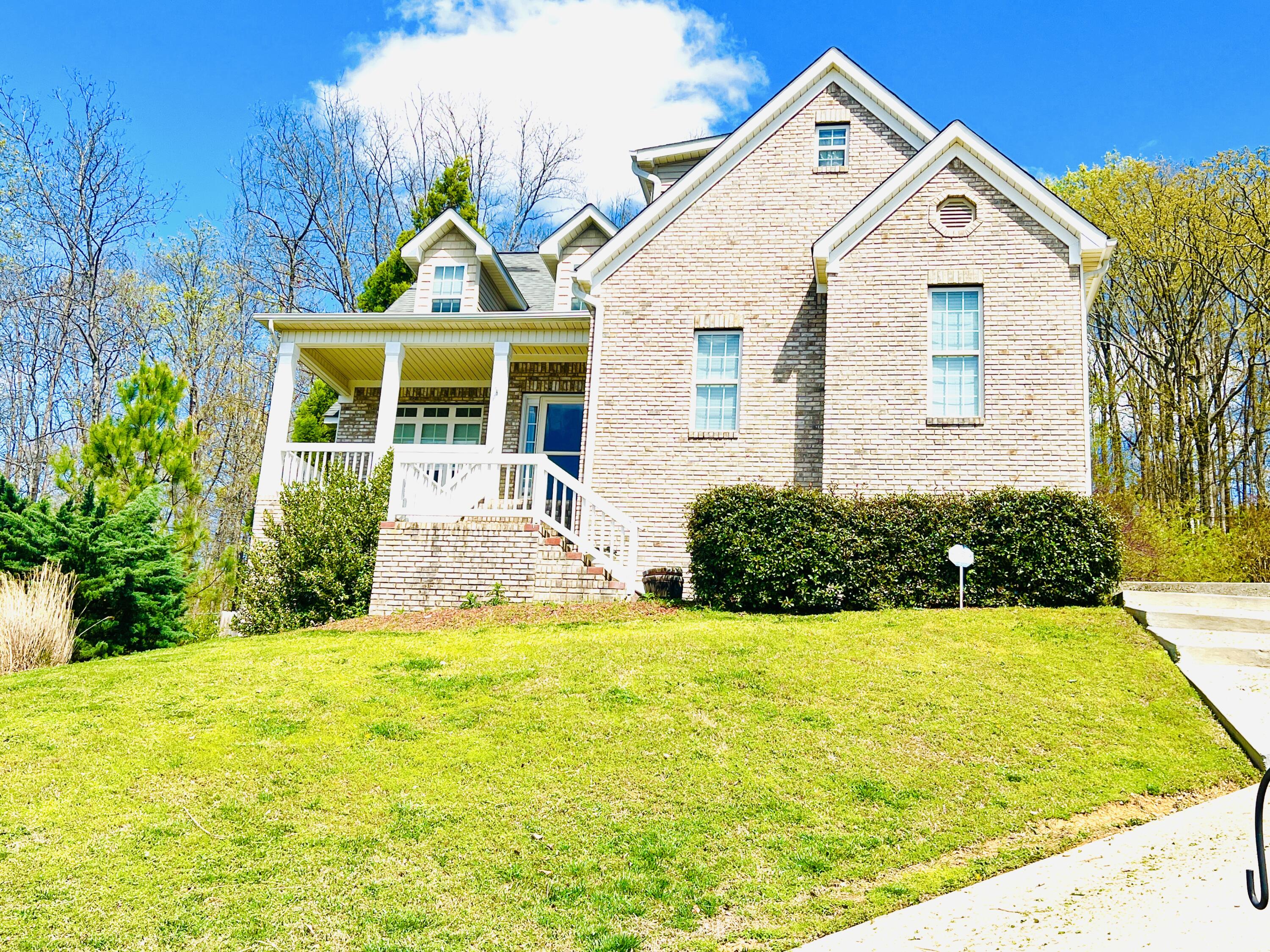 Photo 2 of 3 of 830 Windrush Loop house