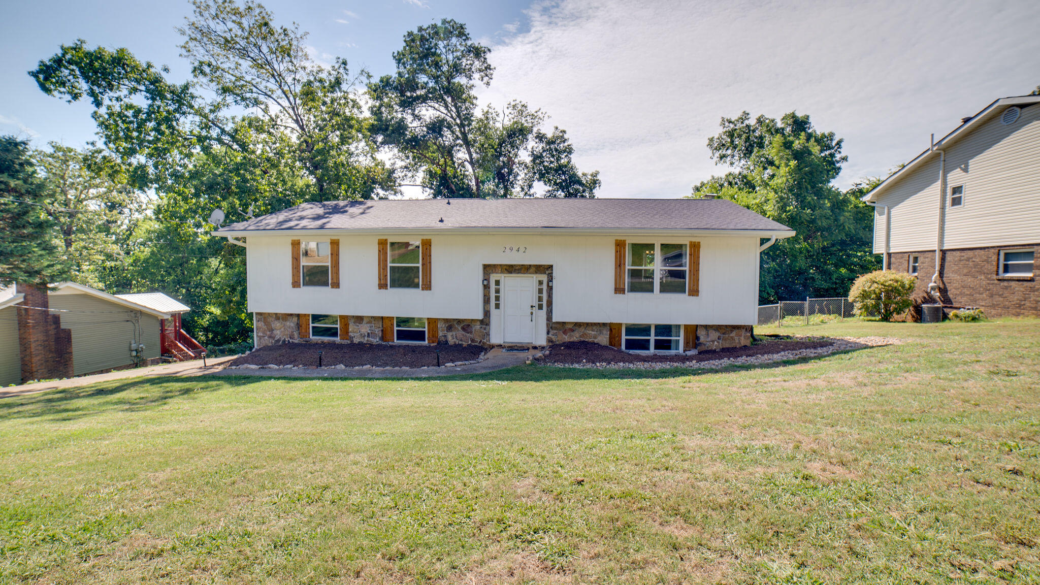 Photo 1 of 28 of 2942 Old Britain Cir house