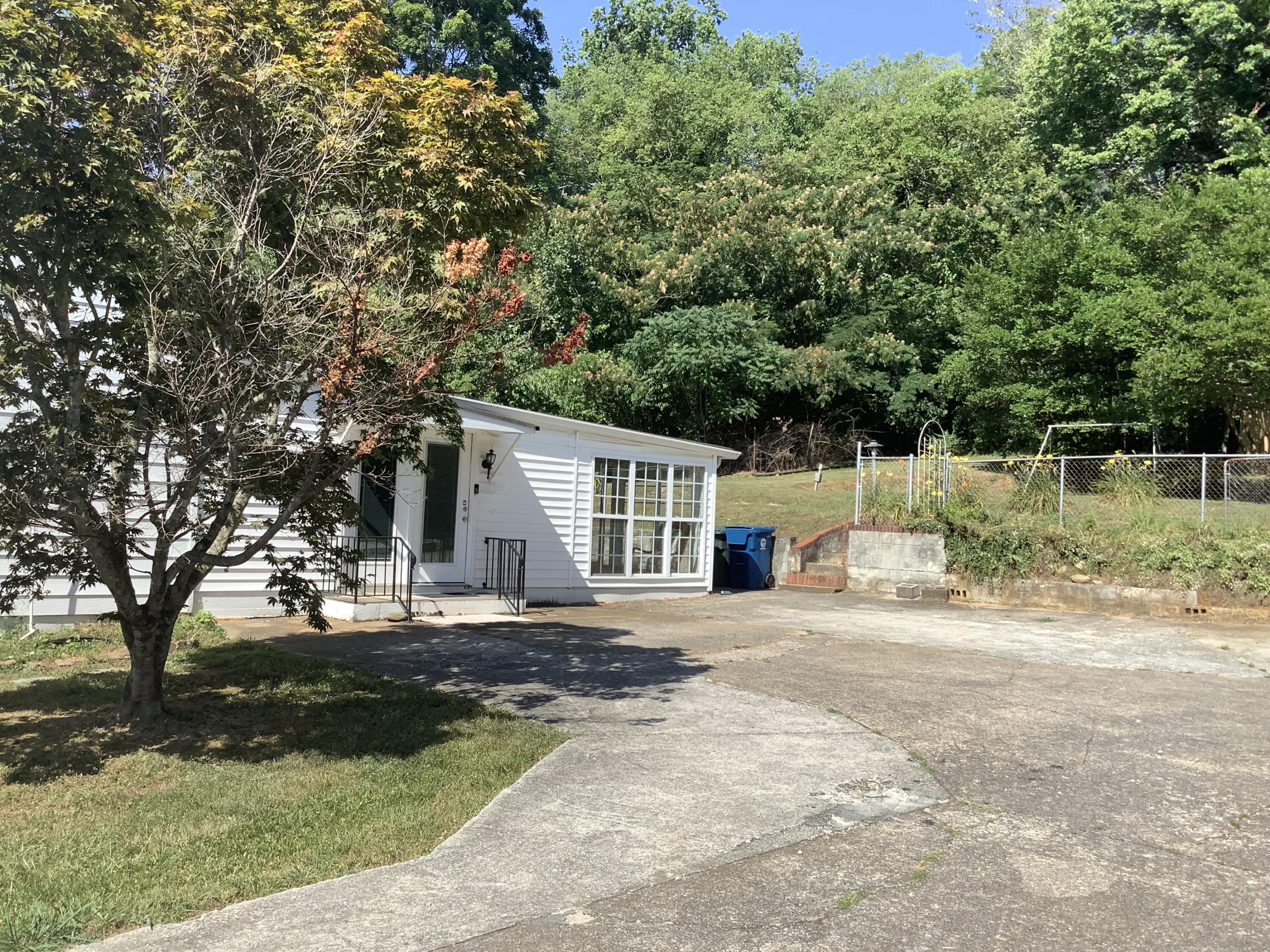 Photo 9 of 45 of 1341 Gunbarrel Rd house