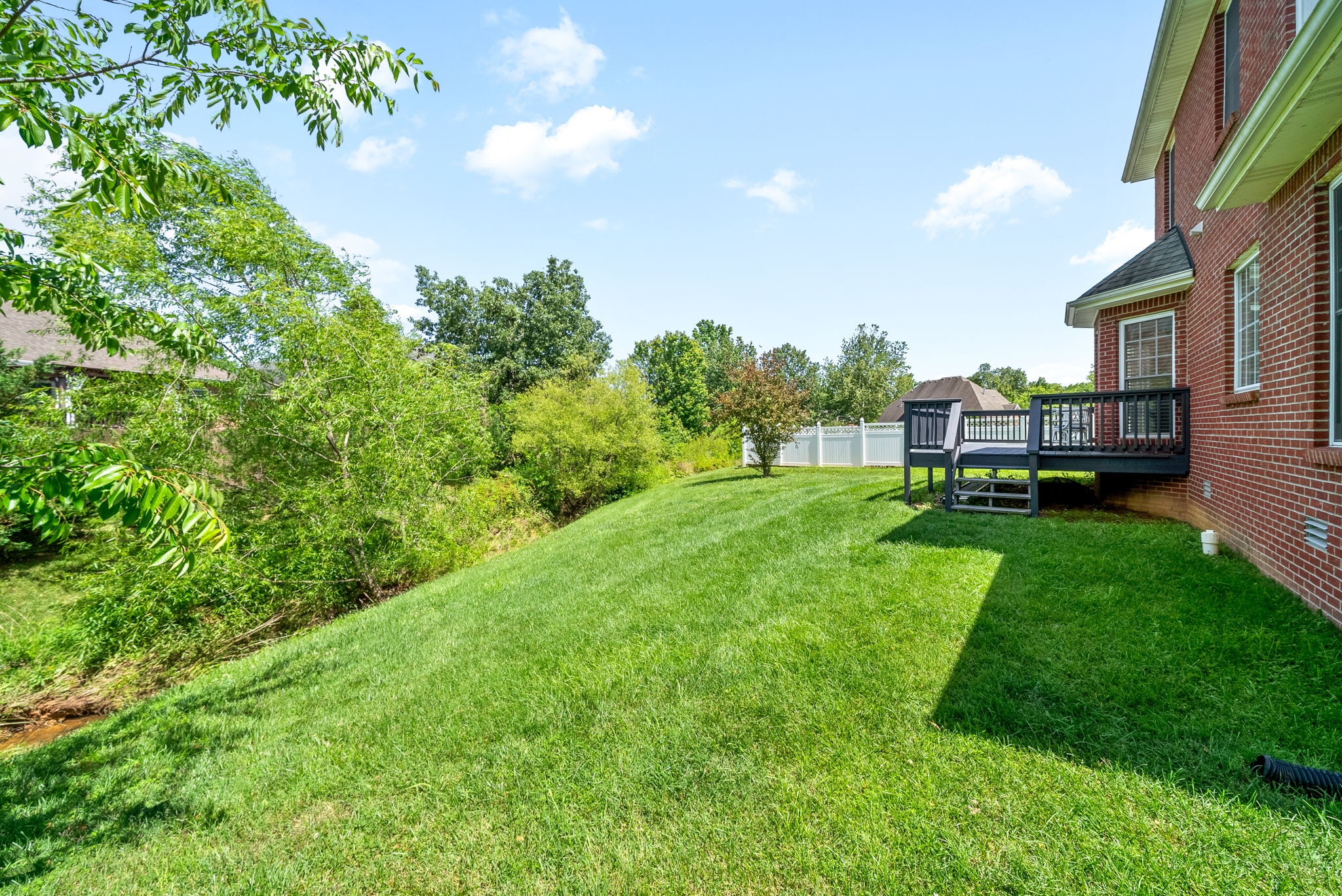 Photo 6 of 11 of 135 Weymouth Ct house