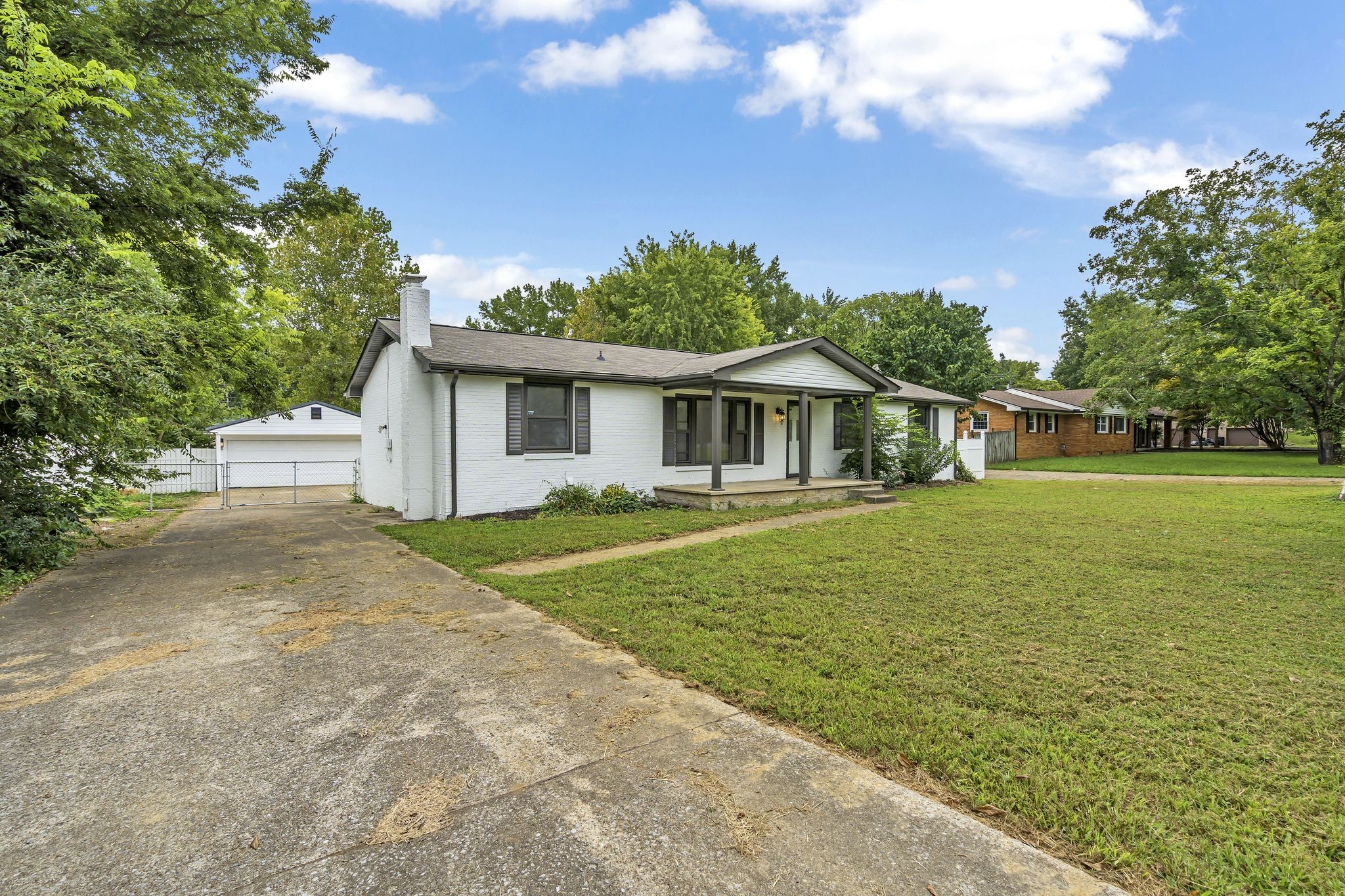 Photo 2 of 30 of 507 Aurelia Lynn Dr house