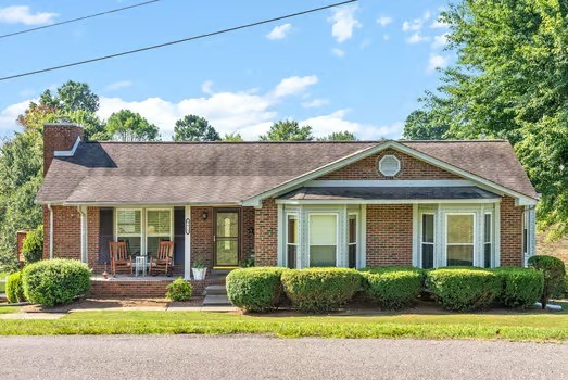 Photo 3 of 40 of 975 Tommy Oliver Rd house