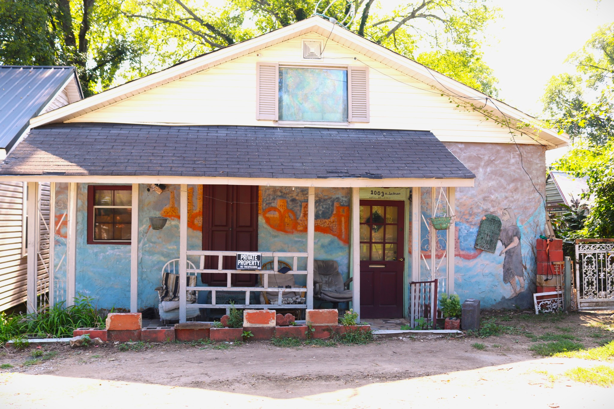 Photo 1 of 17 of 1003 N Jackson St house