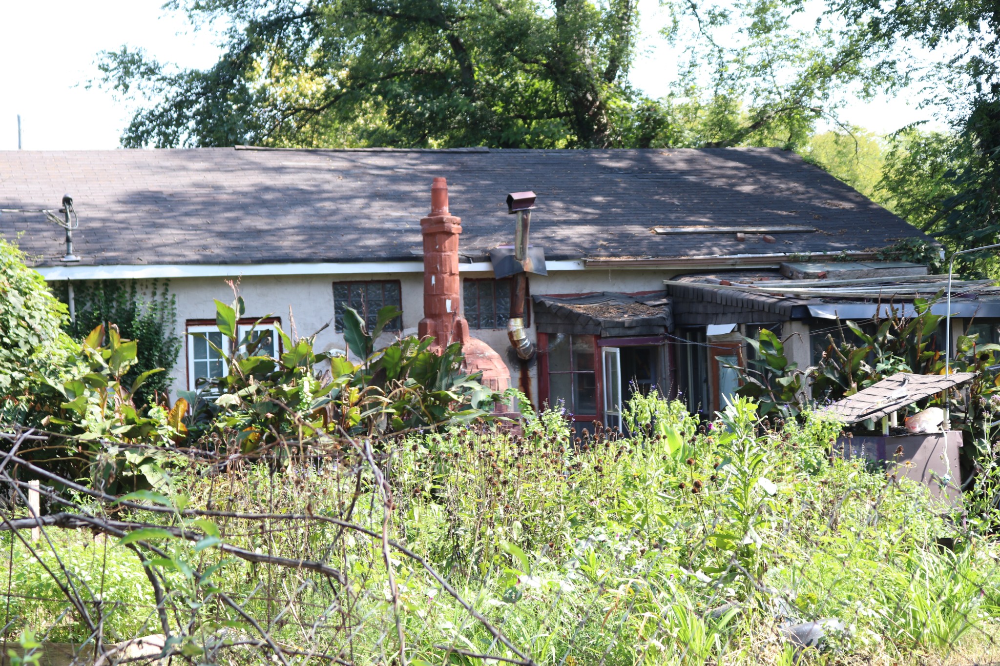 Photo 5 of 17 of 1003 N Jackson St house