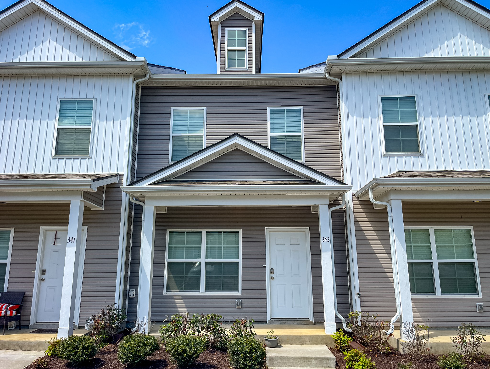 Photo 2 of 20 of 343 Kristen Ct townhome