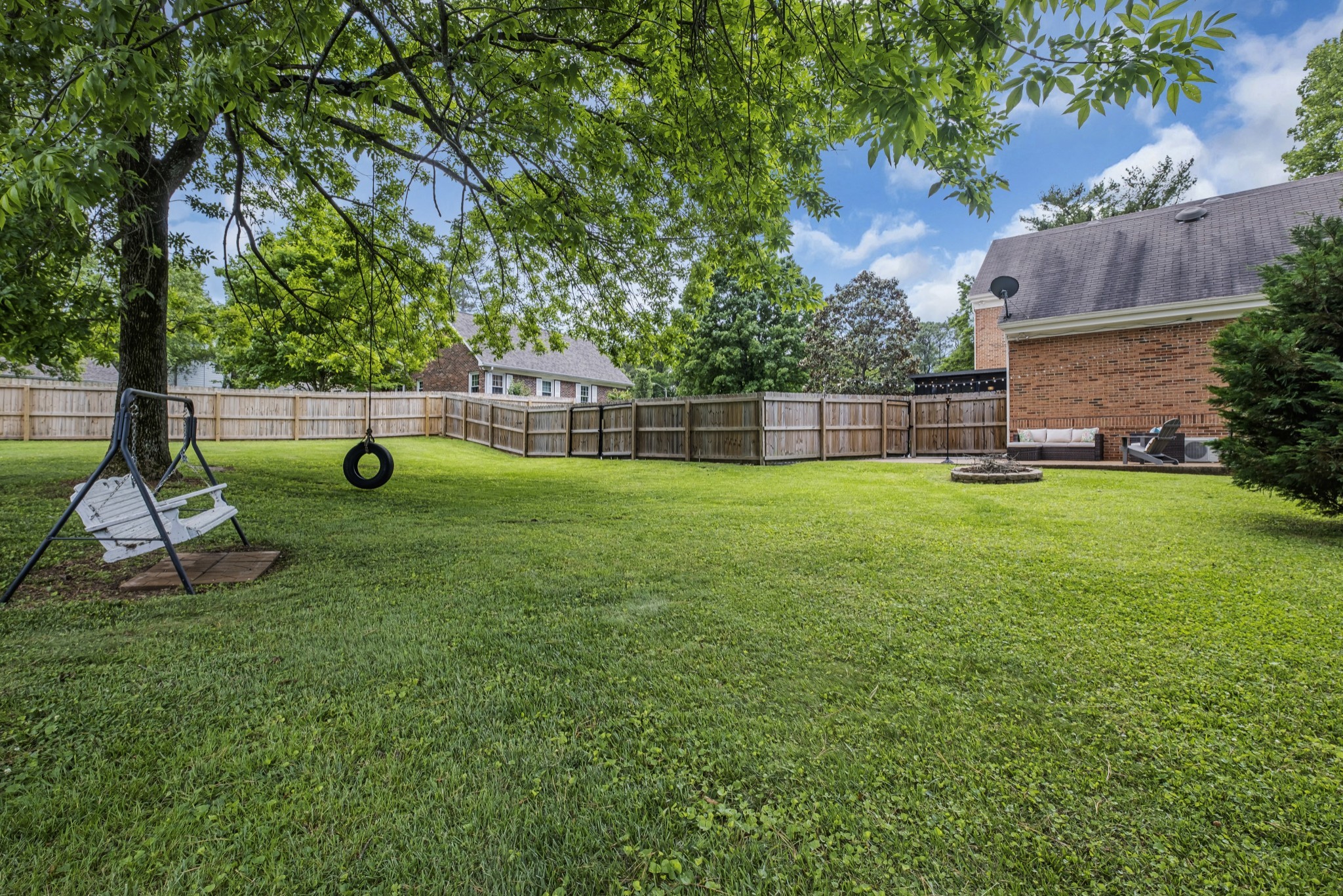 Photo 41 of 41 of 1003 Graymere Manor Rd house