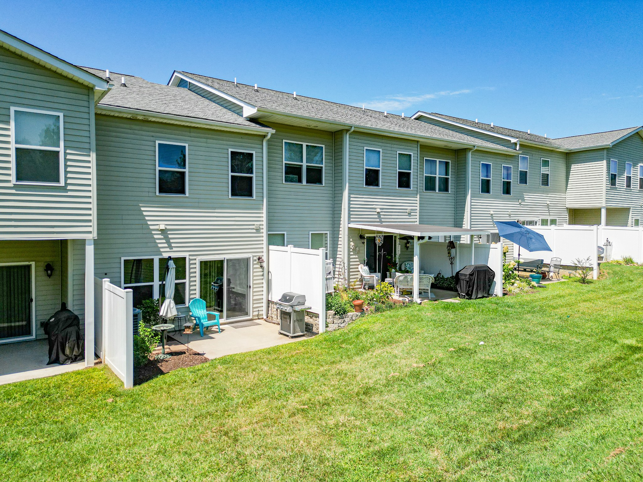 Photo 36 of 44 of 2221 Drone Way townhome