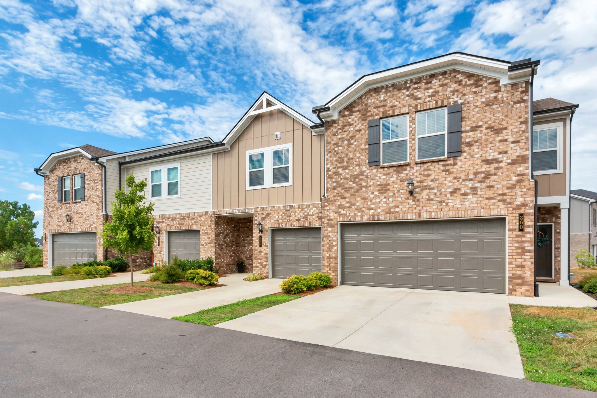 Photo 3 of 34 of 360 Coleman Ct townhome