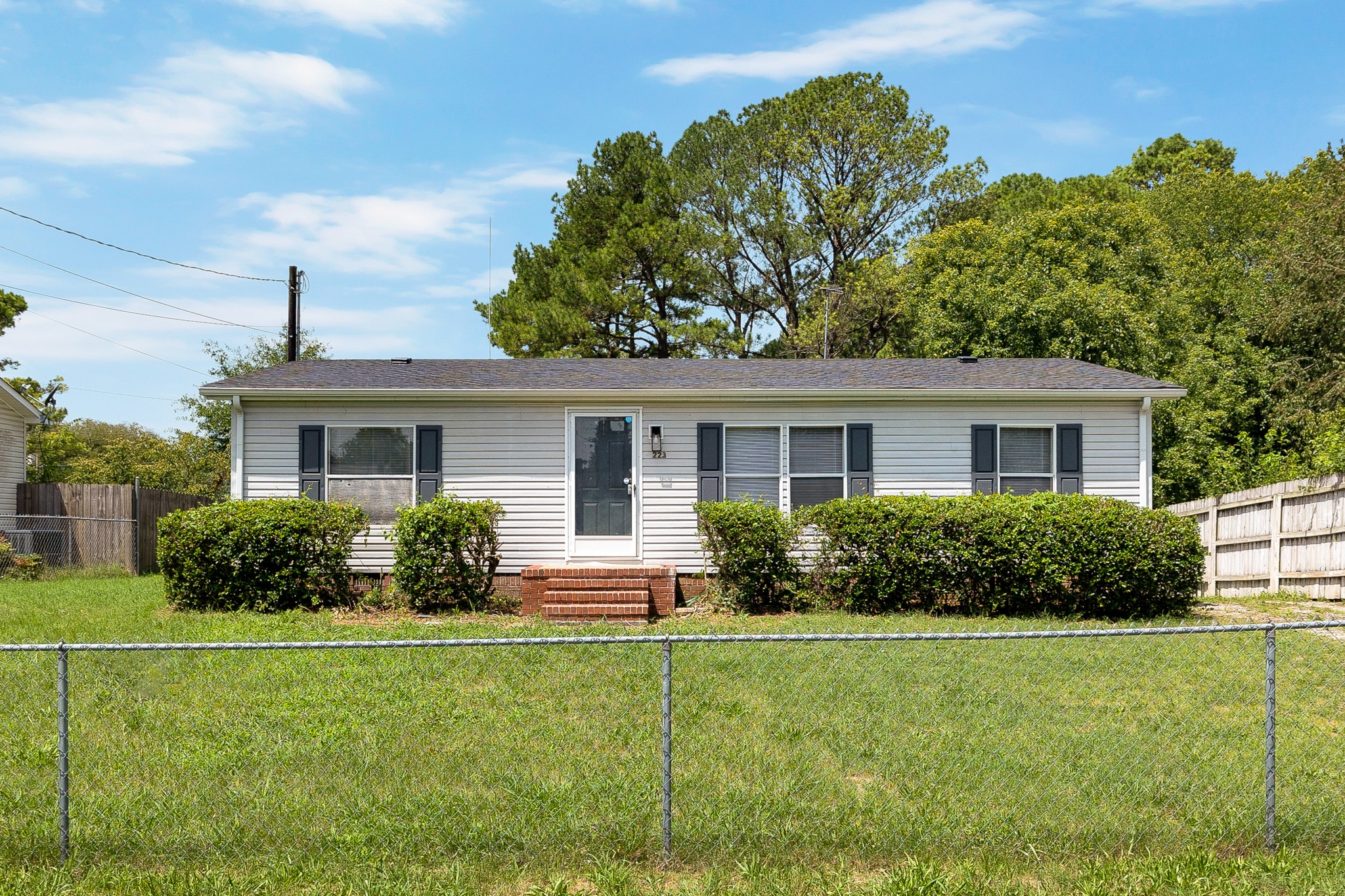 Photo 3 of 26 of 223 Nowlin Dr mobile home