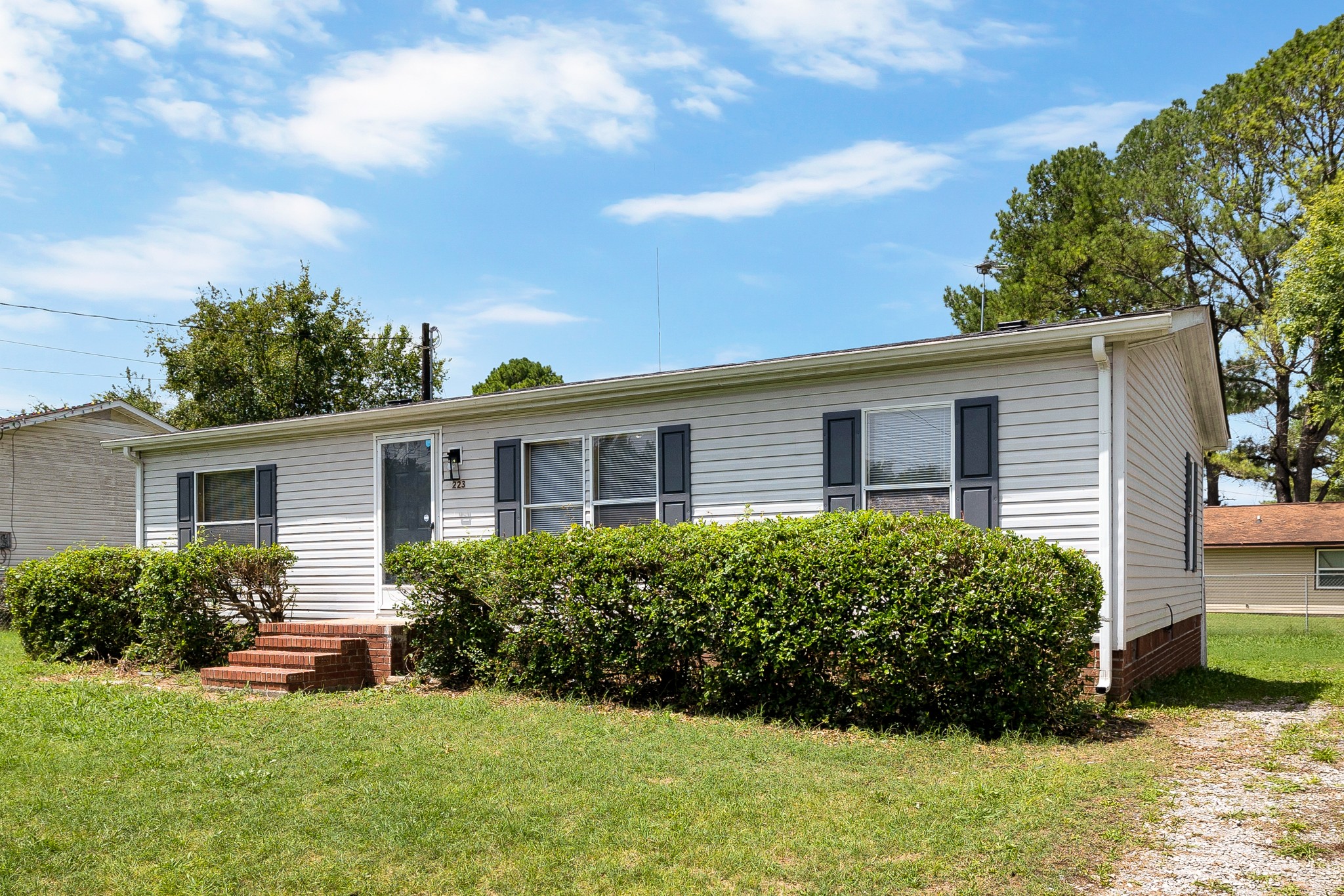 Photo 5 of 26 of 223 Nowlin Dr mobile home