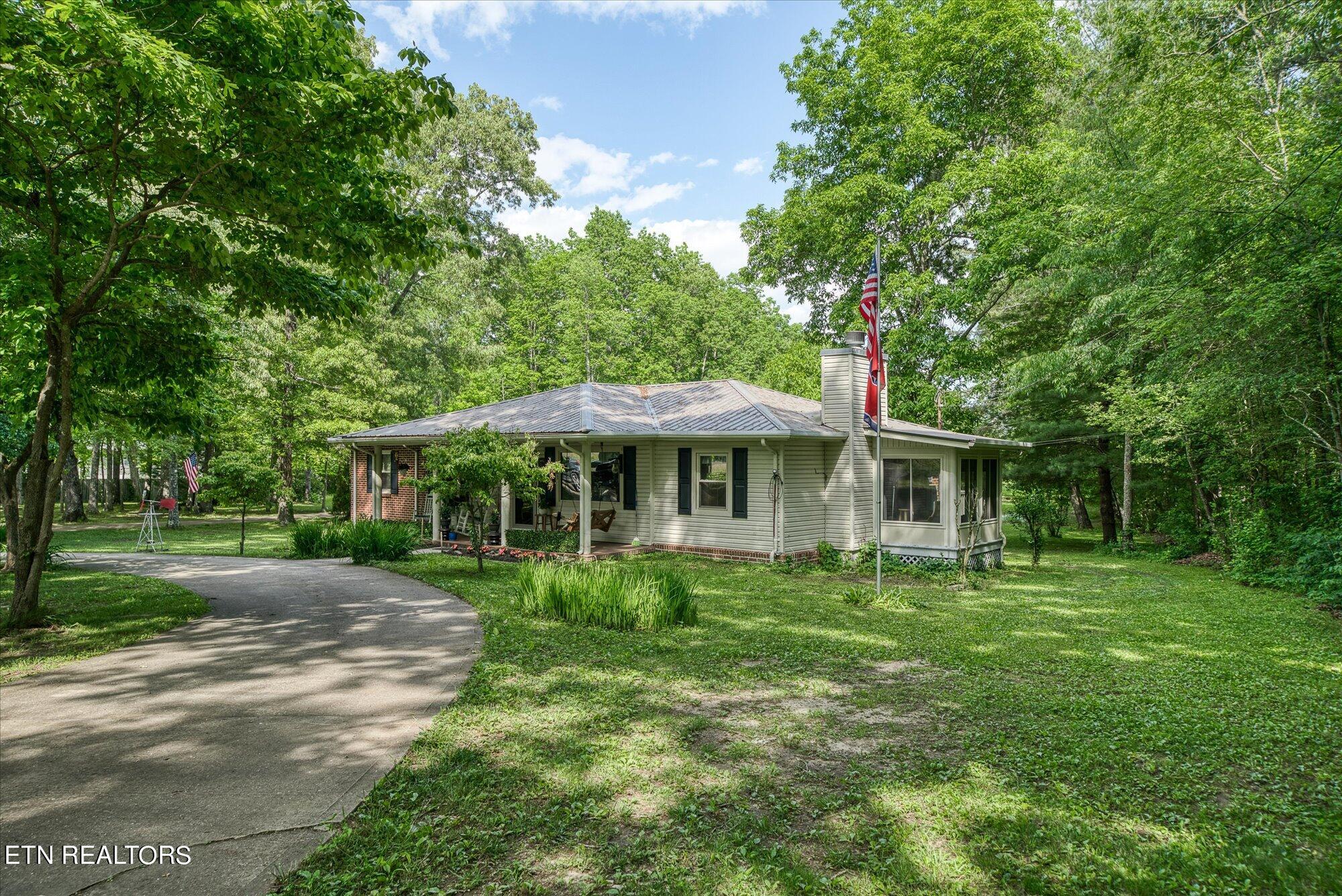 Photo 3 of 41 of 303 Old Pomona Rd Rd house