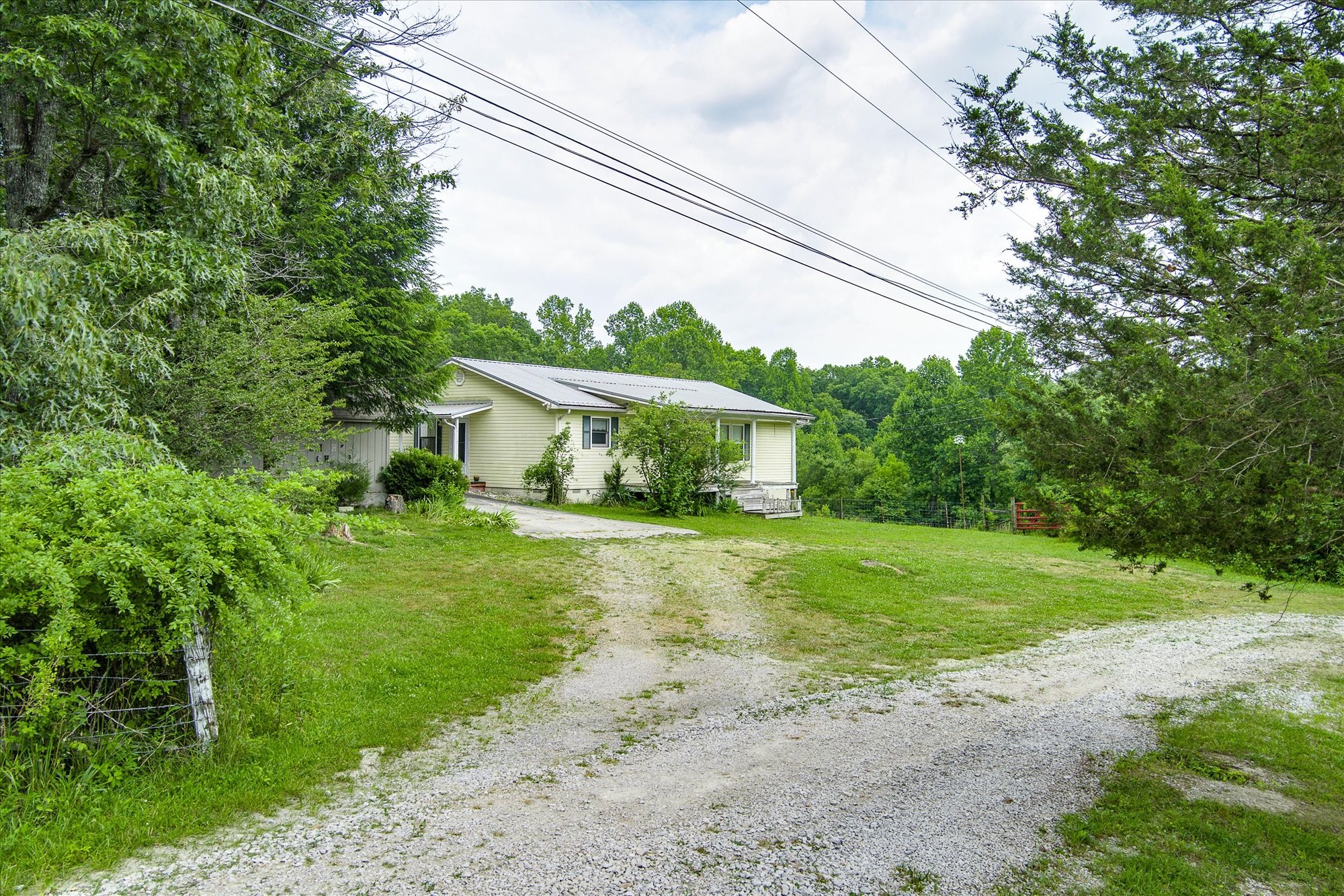 Photo 16 of 31 of 329 W Creston Rd house