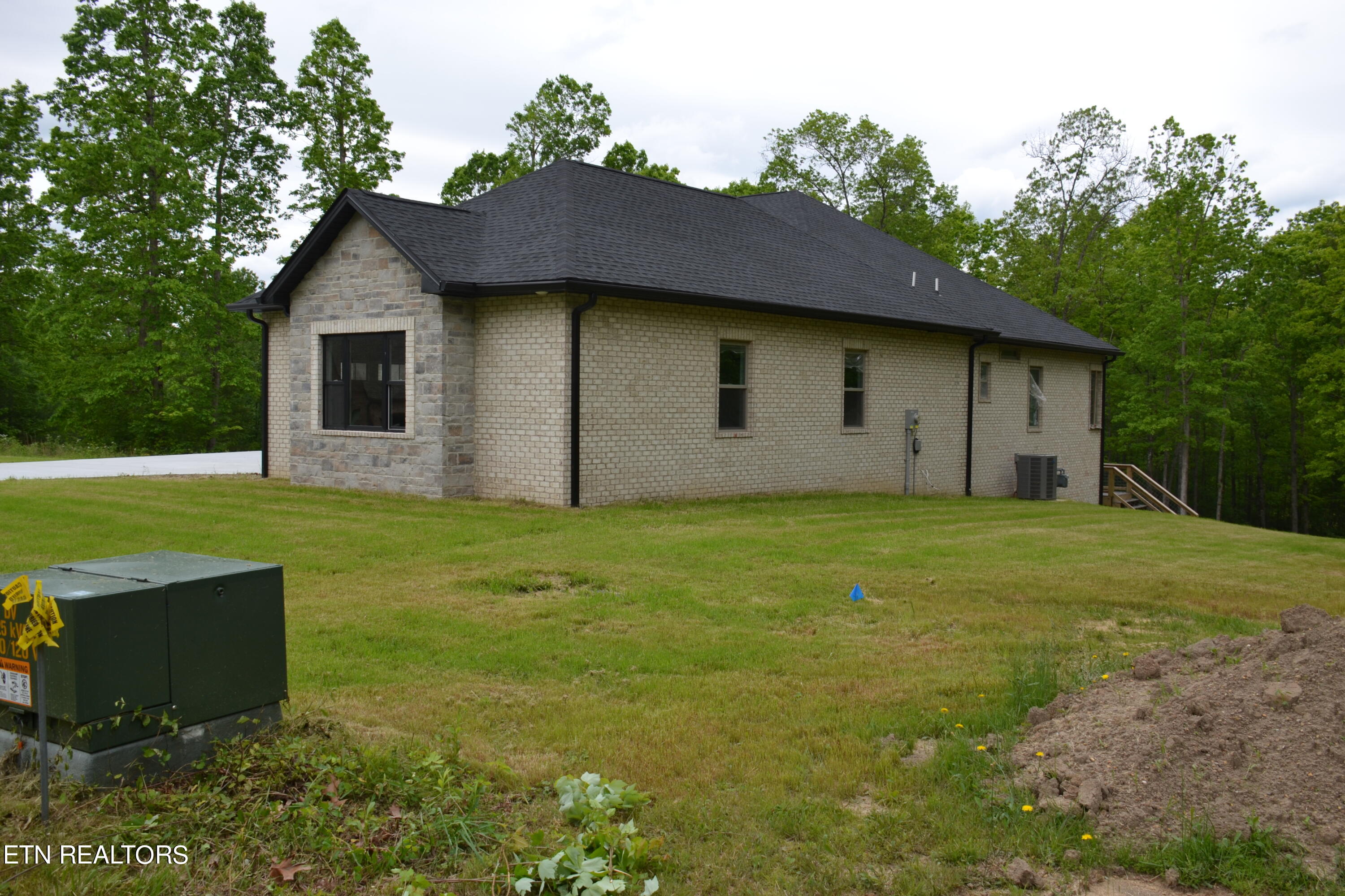 Photo 6 of 59 of 287 Hickory Gap Lane house