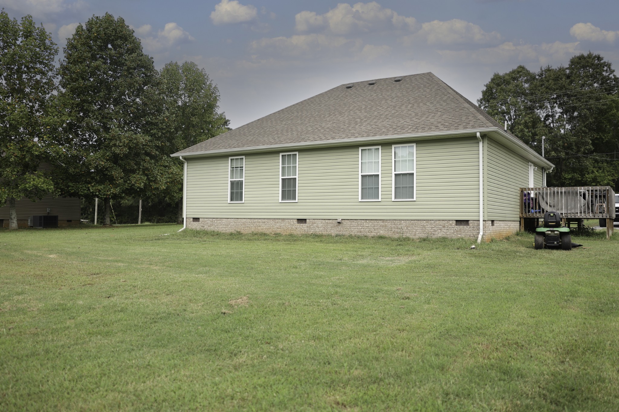 Photo 3 of 28 of 505 Limestone Rd house