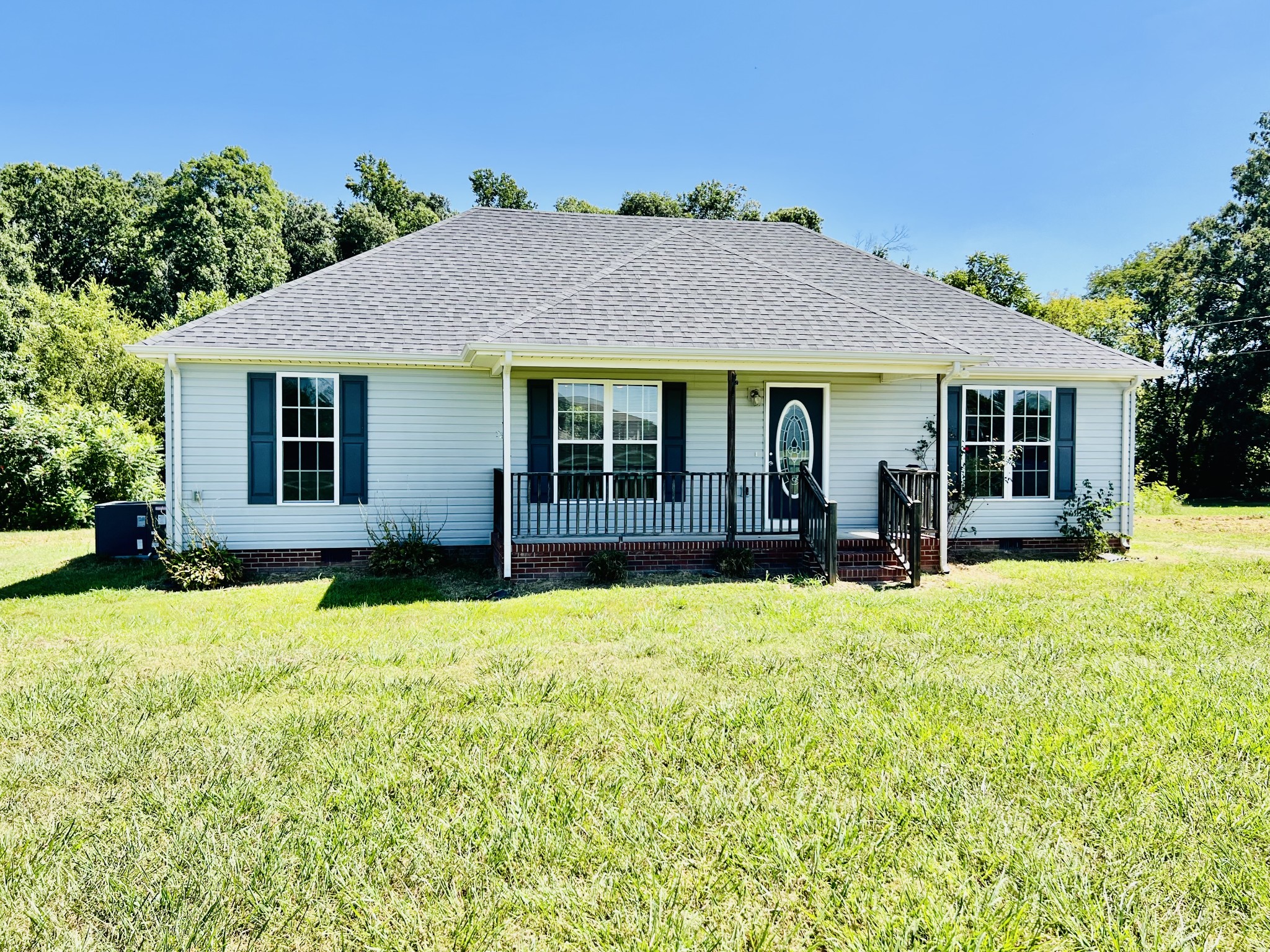 Photo 1 of 19 of 542B Limestone Rd house