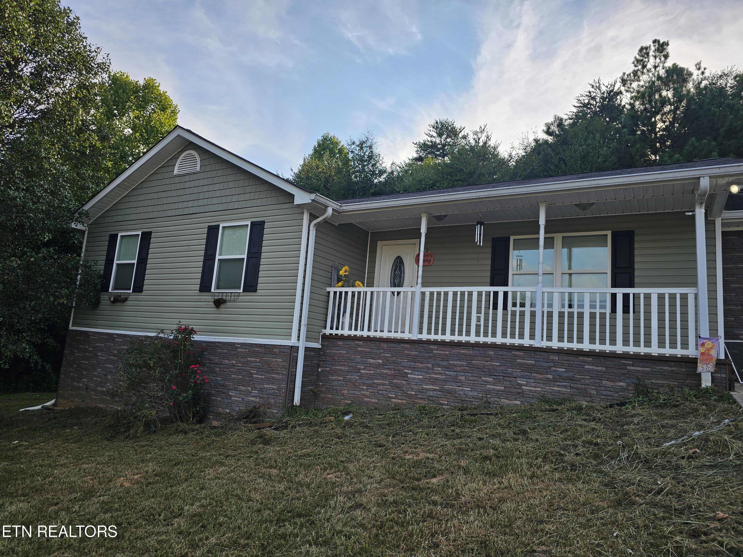 Photo 1 of 17 of 264 County Road 587 house