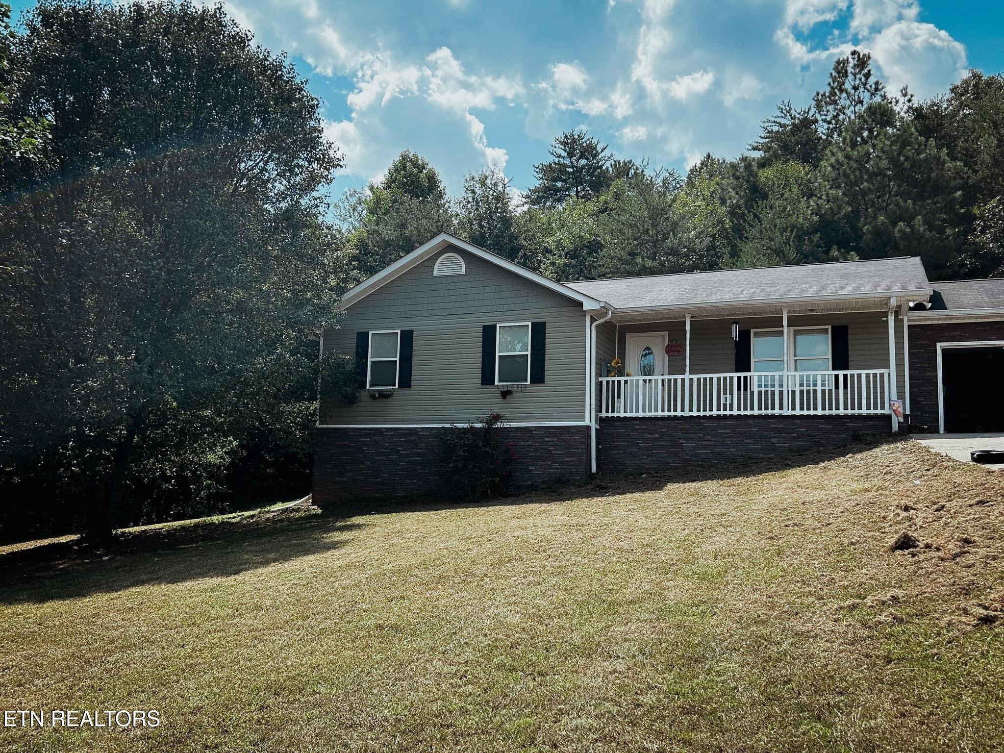 Photo 2 of 17 of 264 County Road 587 house