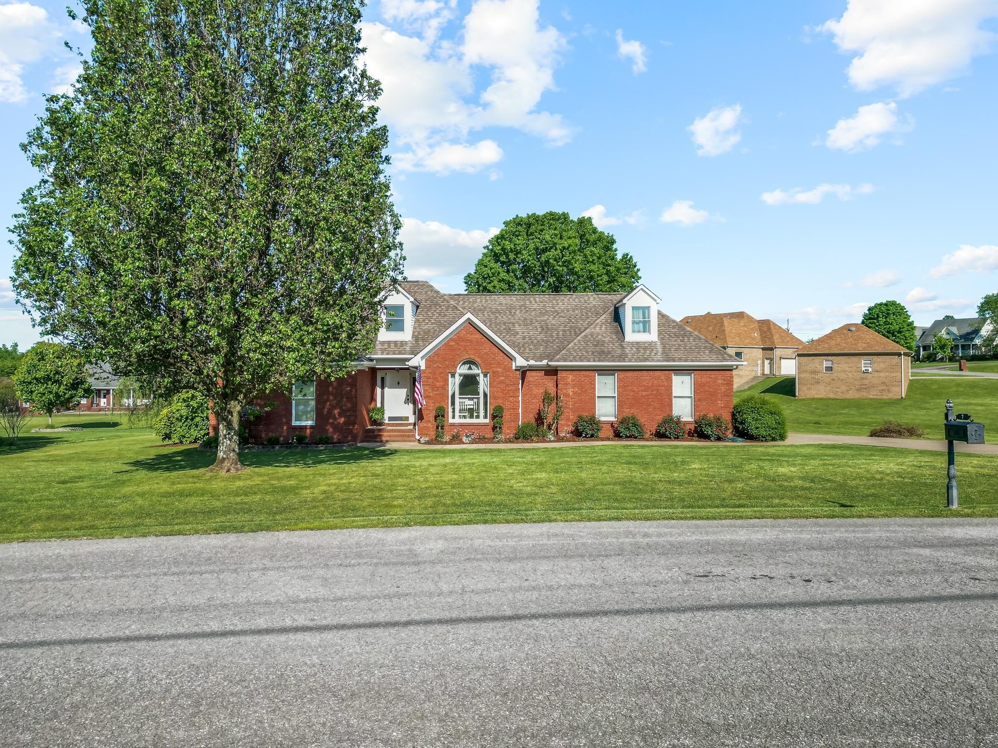 Photo 1 of 42 of 7 Brown Creek Dr house