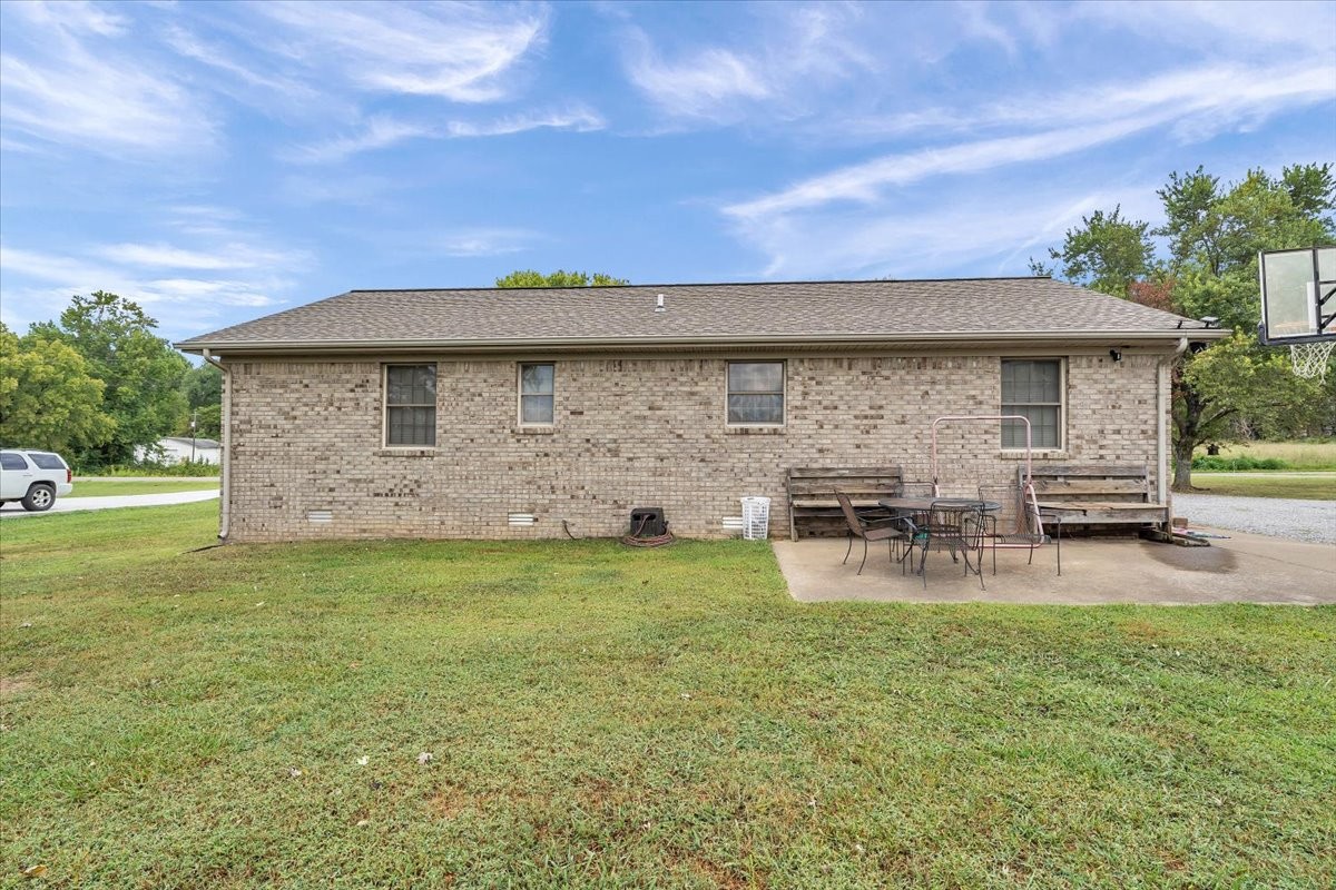 Photo 16 of 21 of 200 Old Camargo Rd house