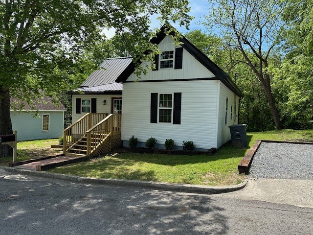 Photo 2 of 19 of 106 Cedarwood St house