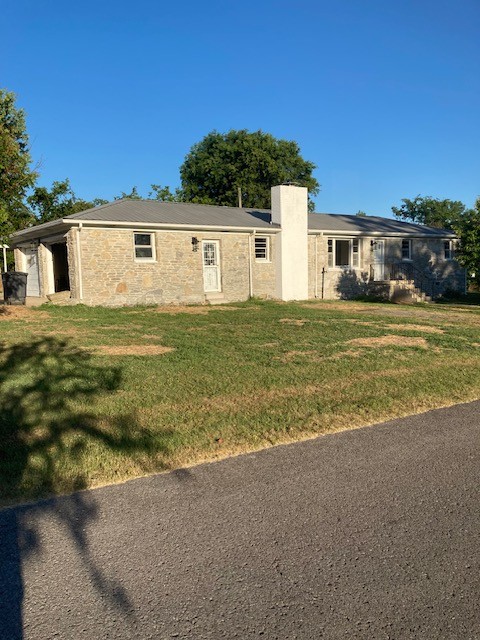 Photo 4 of 11 of 121 Longview Ave house