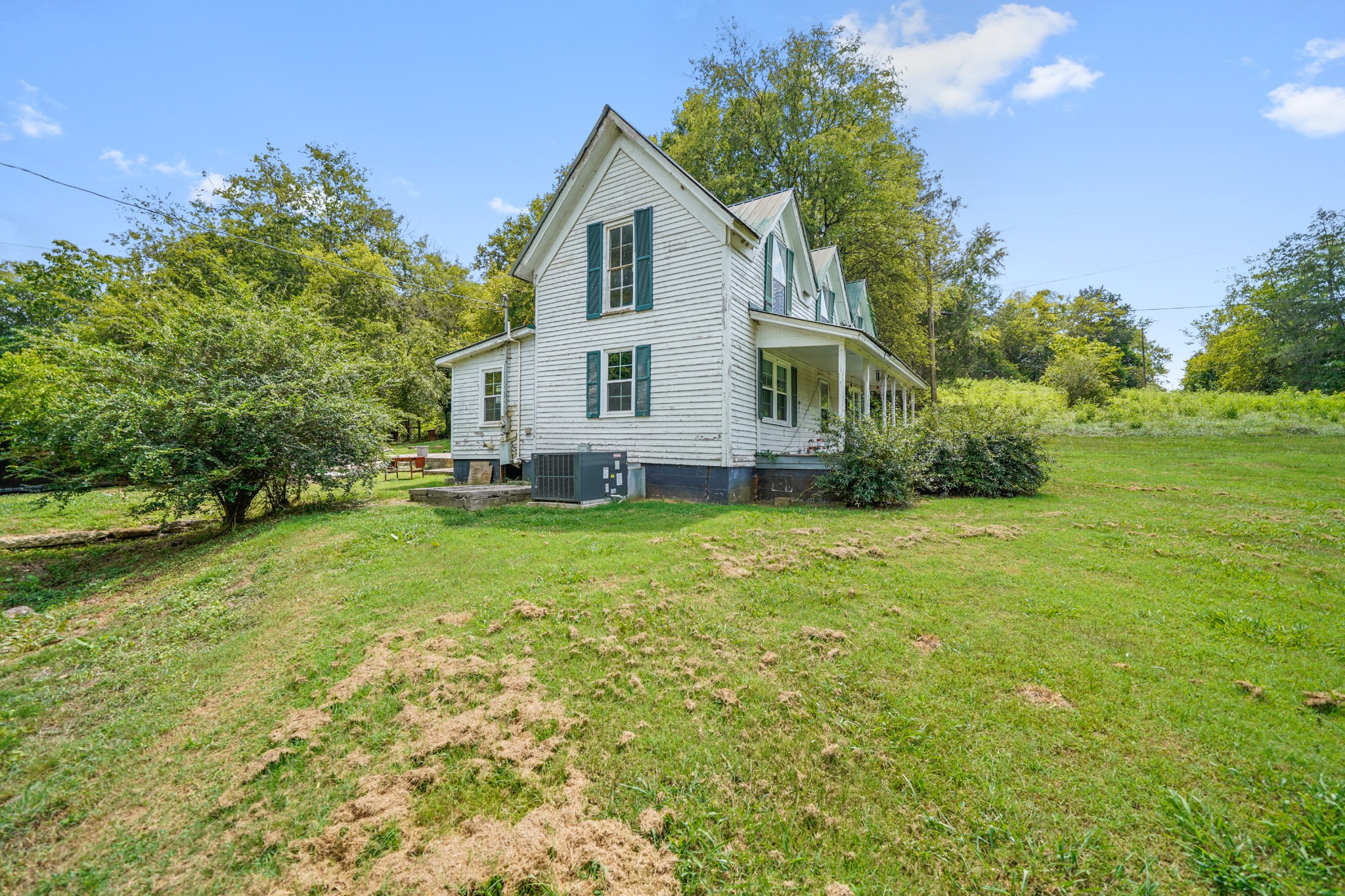 Photo 3 of 23 of 11 Leatherwood Creek Rd house