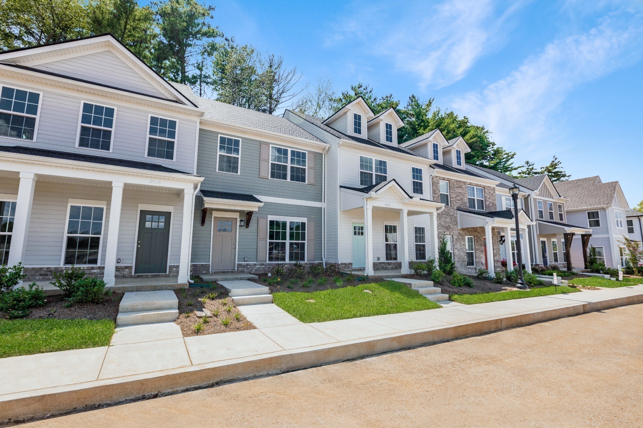 Photo 2 of 11 of 550 Tappan Lane townhome