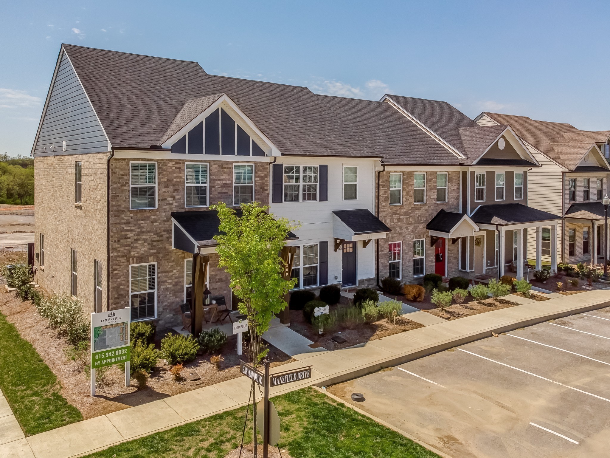 Photo 3 of 11 of 550 Tappan Lane townhome