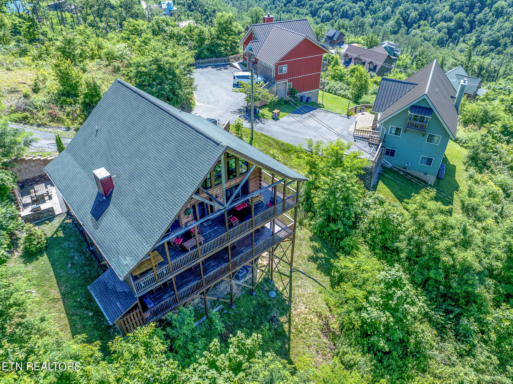 Photo 4 of 59 of 772 Cliff Branch Rd house