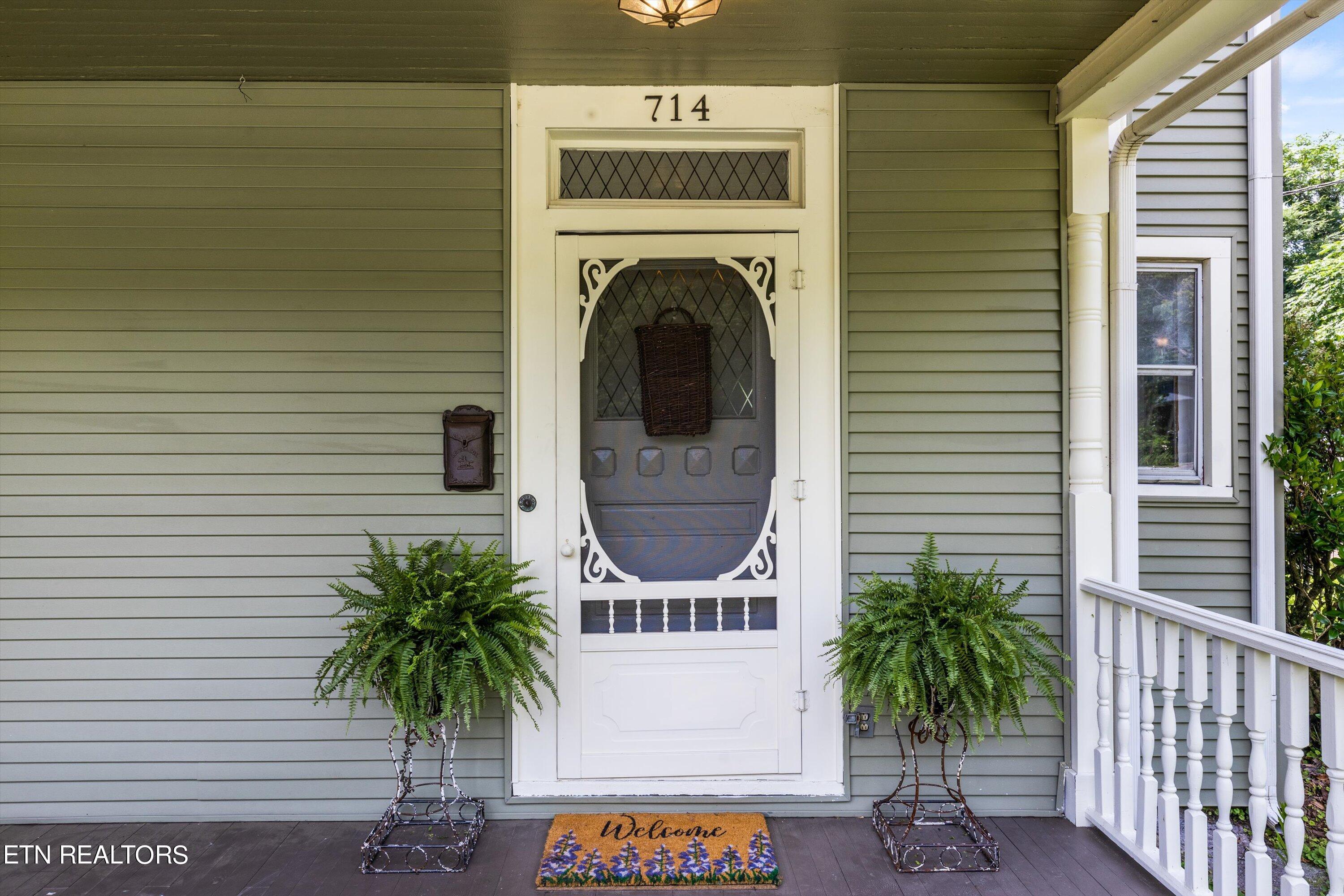 Photo 8 of 49 of 714 Sewanee St house