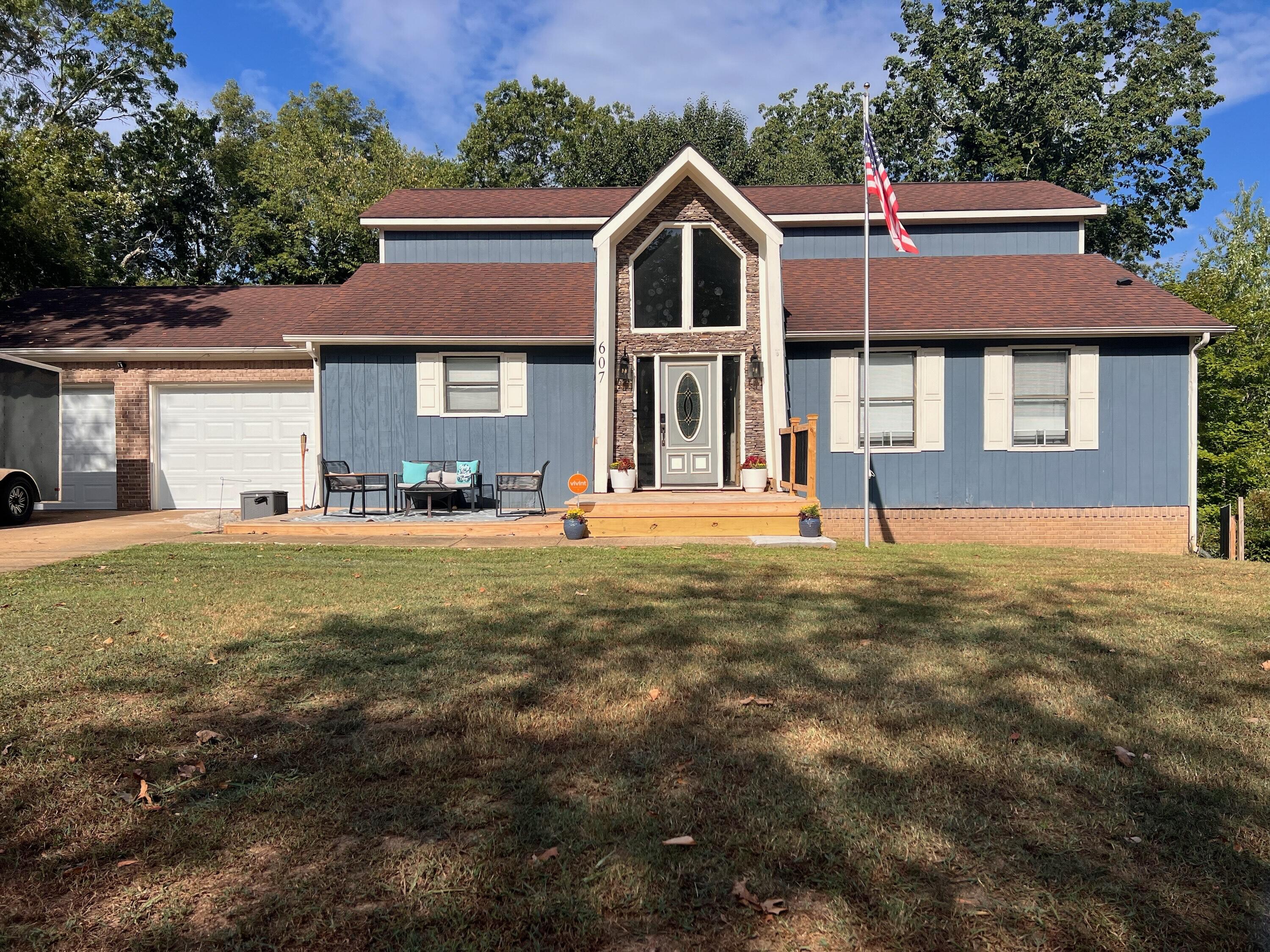 Photo 1 of 1 of 607 Timber Ridge Dr house